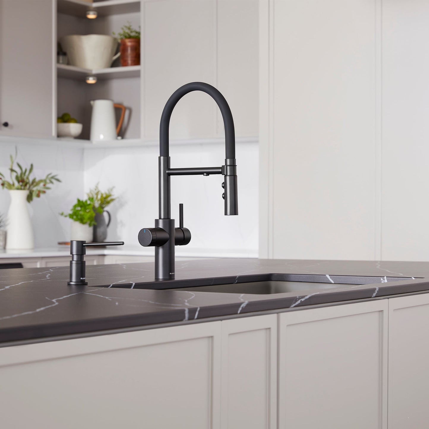 Matte Black - BLANCO Catris Flexo Filter-Ready Semi-Pro Pull-Down Dual-Spray Kitchen Faucet