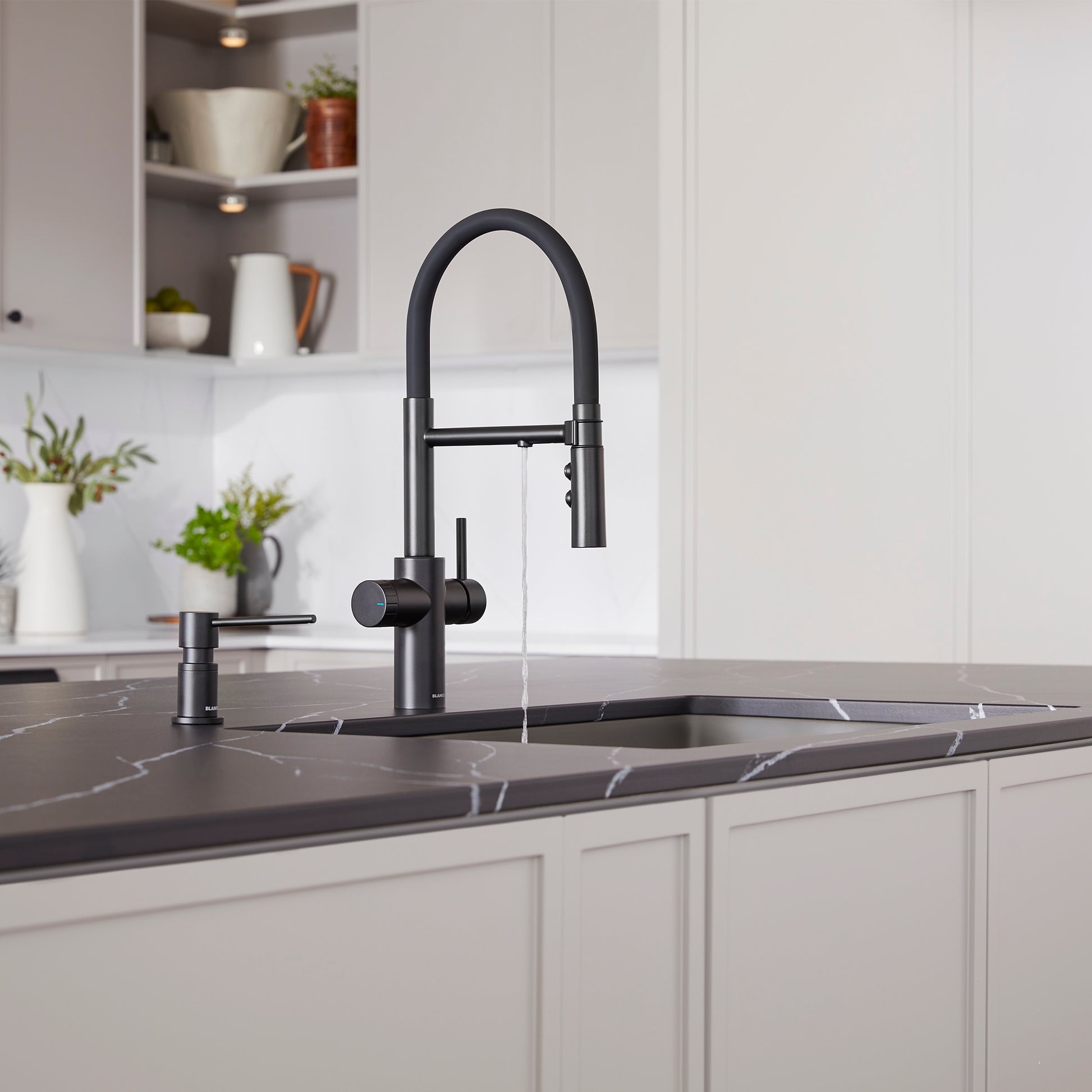 Matte Black - BLANCO Catris Flexo Filter-Ready Semi-Pro Pull-Down Dual-Spray Kitchen Faucet