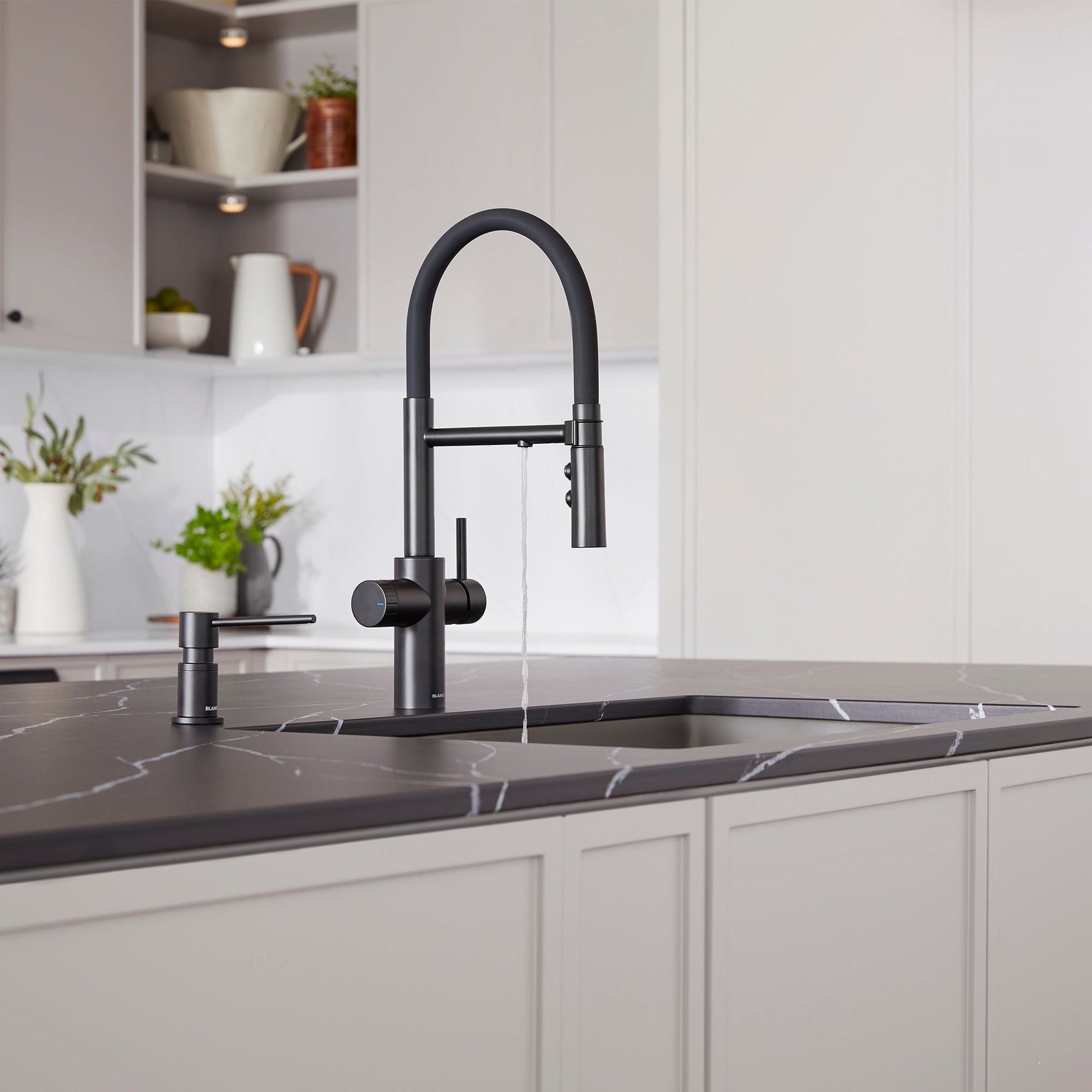 Matte Black - BLANCO Catris Flexo Filter-Ready Semi-Pro Pull-Down Dual-Spray Kitchen Faucet