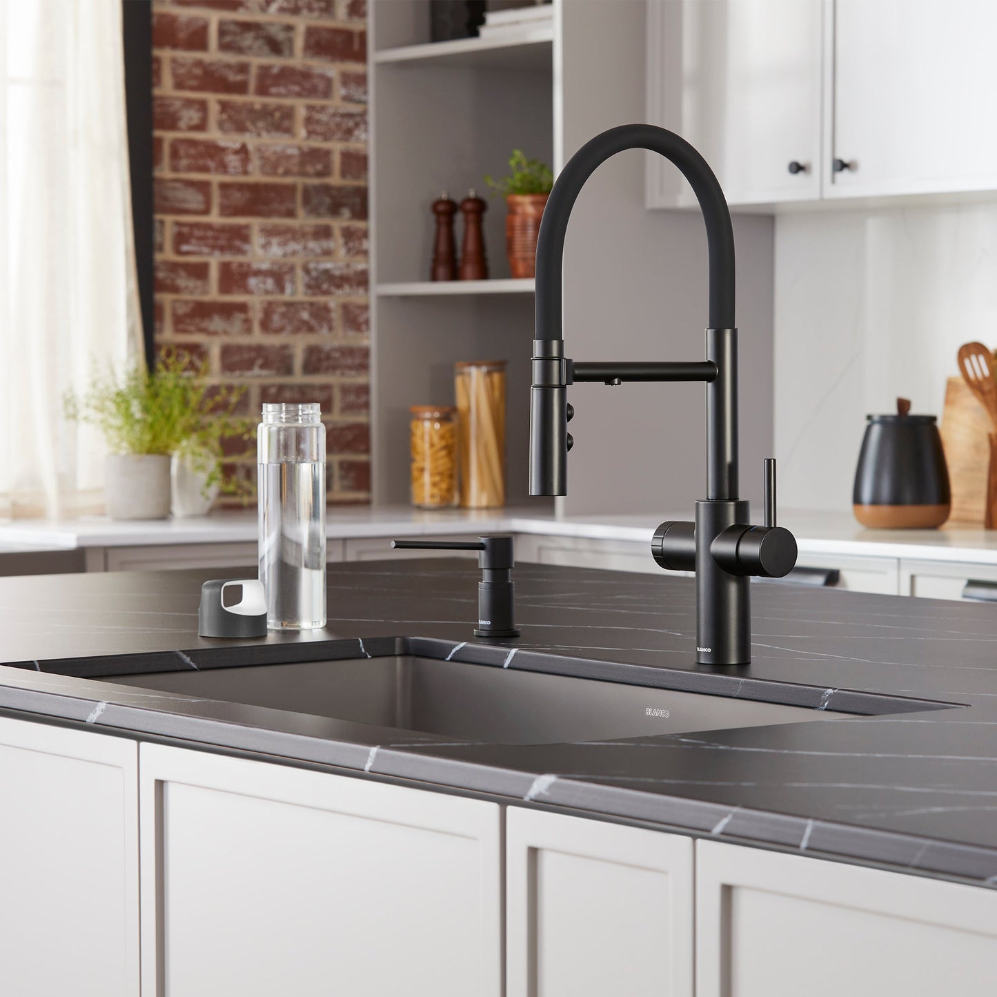 Matte Black - BLANCO Catris Flexo Filter-Ready Semi-Pro Pull-Down Dual-Spray Kitchen Faucet