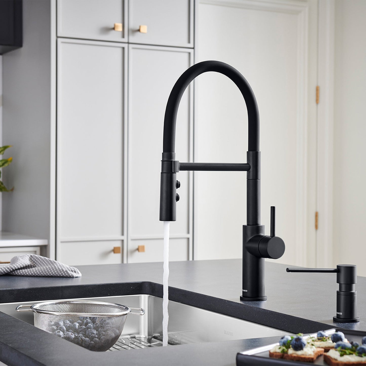 Matte Black - BLANCO Catris Flexo Semi-Pro Pull-Down Dual-Spray Kitchen Faucet