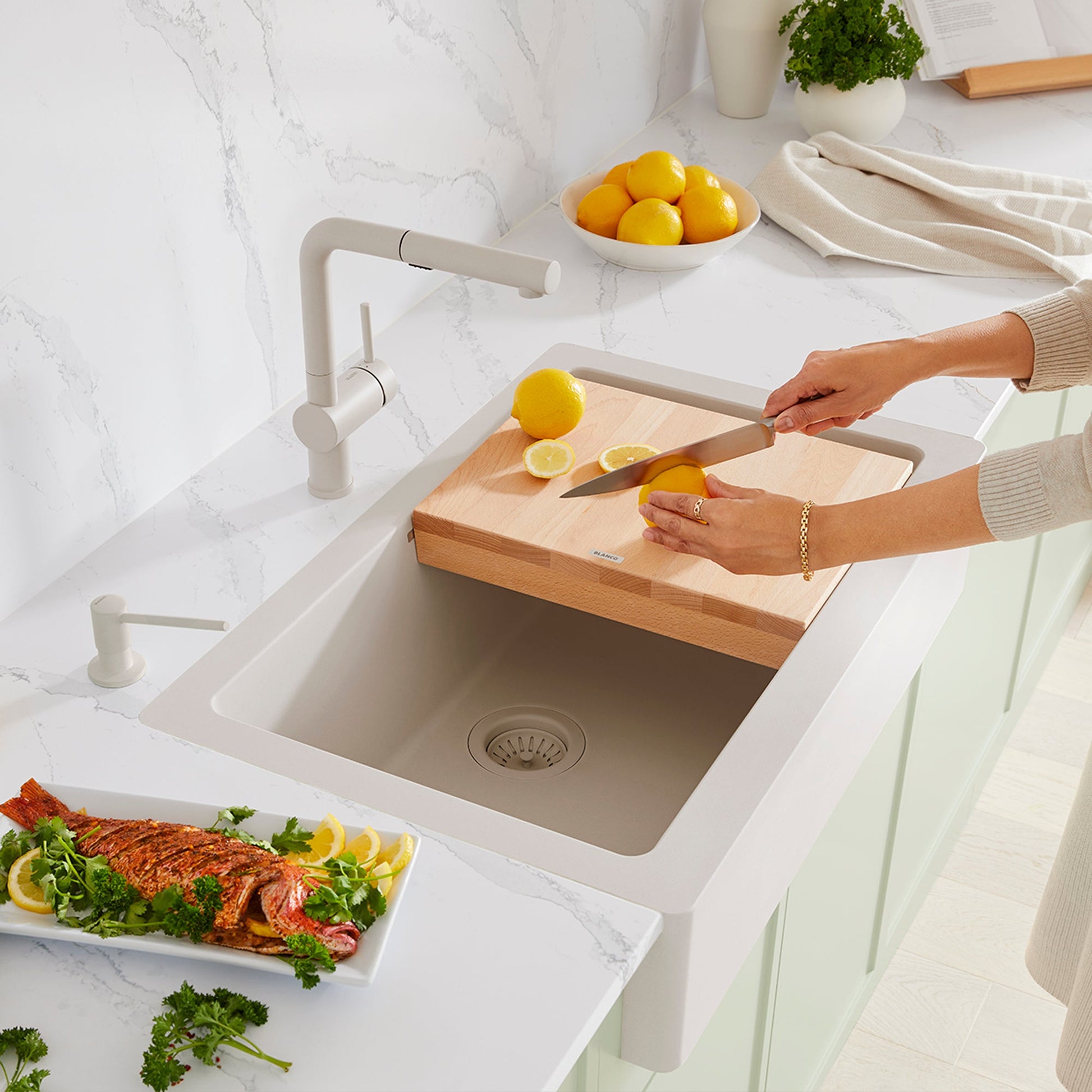 BLANCO Ikon/Vintera Beechwood Floating Cutting Board