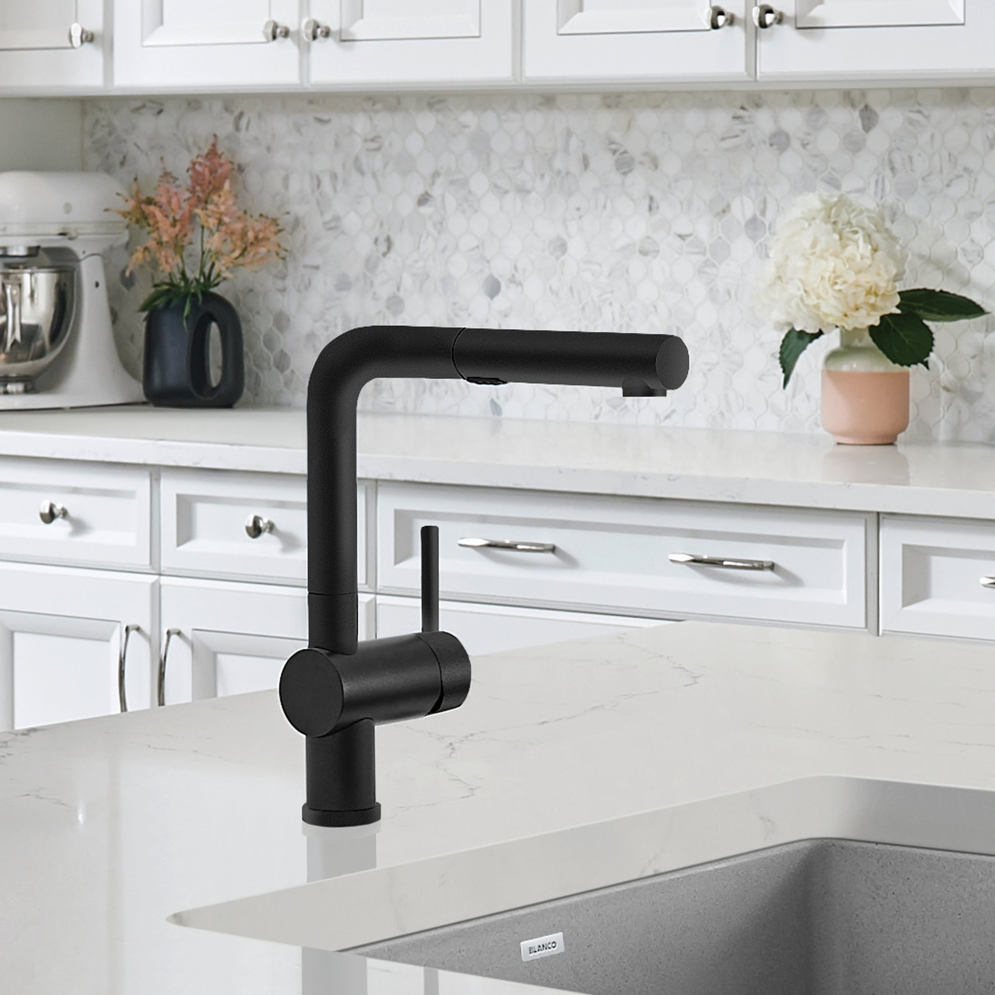 Anthracite - BLANCO Linus Low Arc Pull-Out Dual-Spray Kitchen Faucet