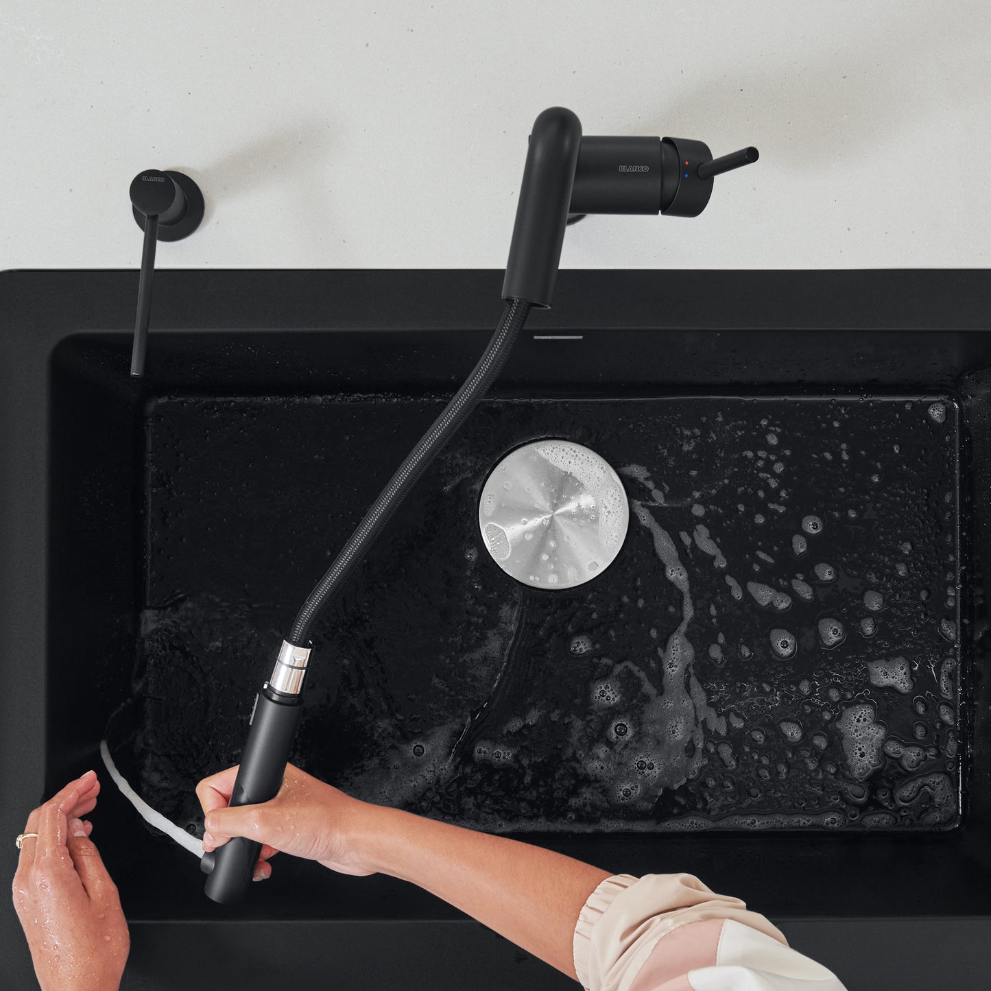 Coal Black - BLANCO Linus Low Arc Pull-Out Dual-Spray Kitchen Faucet
