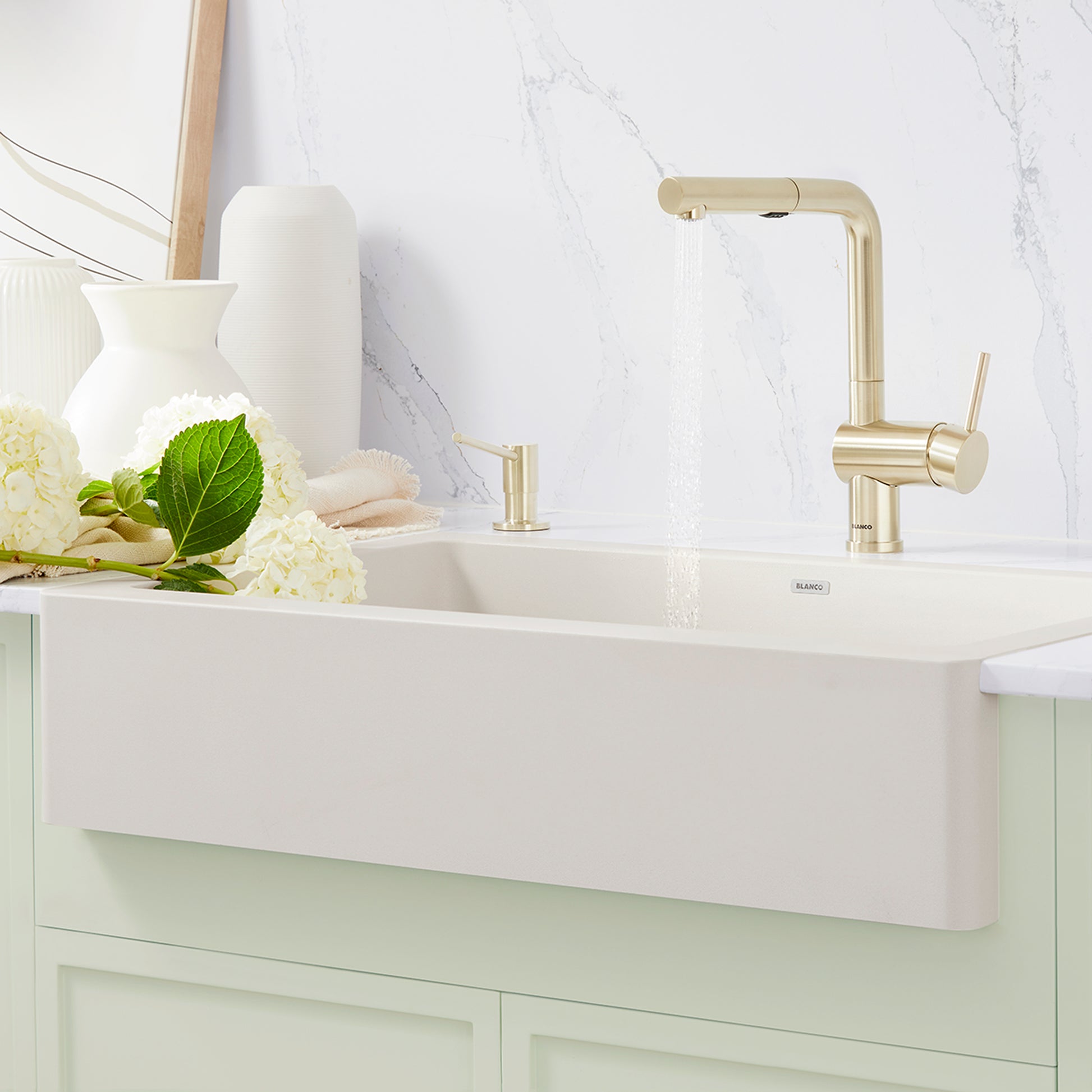Satin Gold - BLANCO Linus Low Arc Pull-Out Dual-Spray Kitchen Faucet