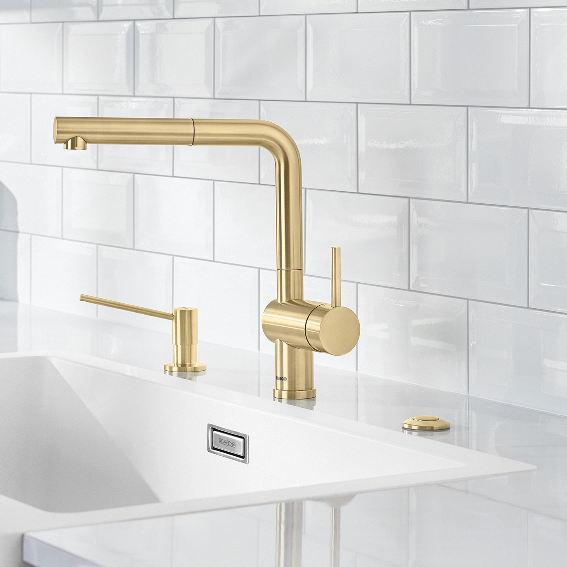 Satin Gold - BLANCO Linus Low Arc Pull-Out Dual-Spray Kitchen Faucet