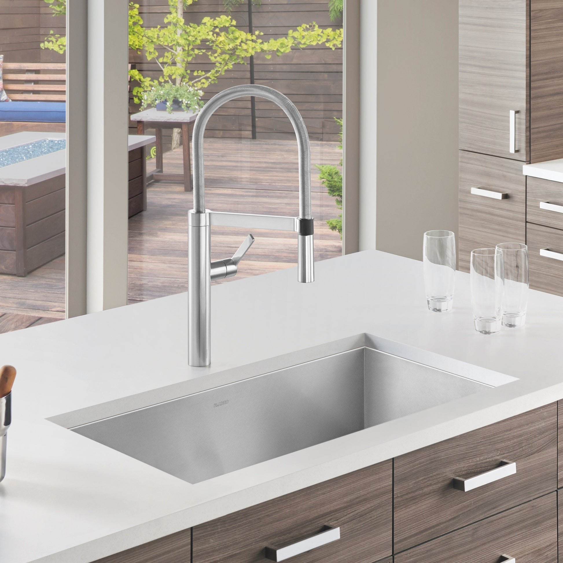 Satin Polished Finish - BLANCO Quatrus R0 32" Single Bowl Undermount Stainless Steel Kitchen Sink