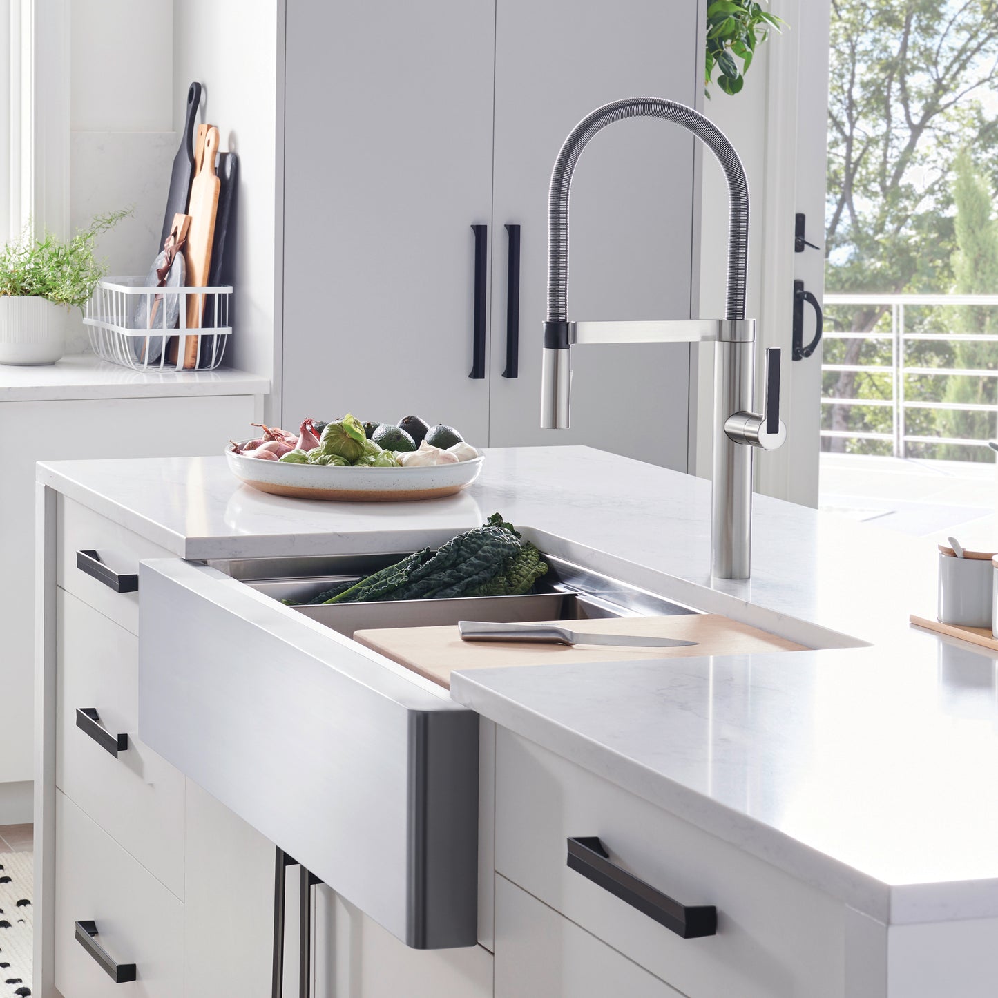Satin Polished Finish - BLANCO Quatrus R15 Ergon 33" Single Bowl Apron-Front Stainless Steel Farmhouse Sink