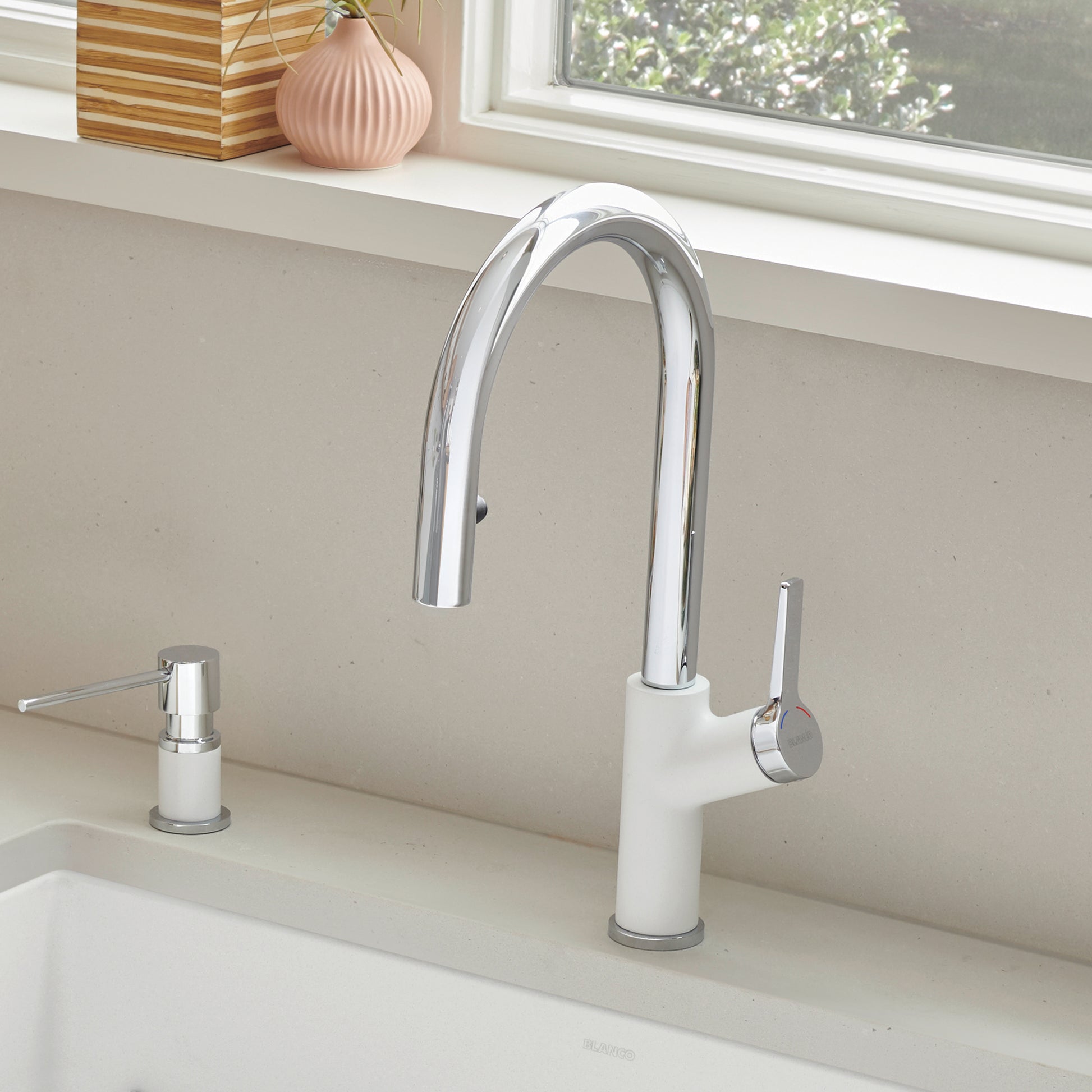 Chrome/White - BLANCO Urbena Pull-Down Dual-Spray Kitchen Faucet