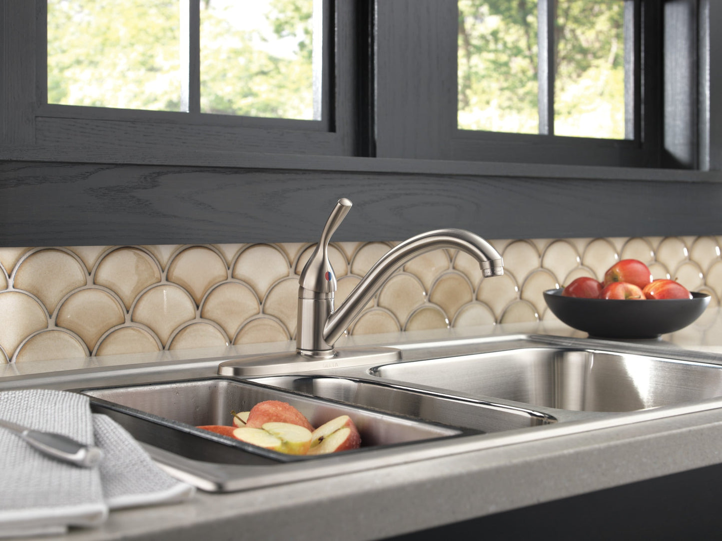Delta 134 / 100 / 300 / 400 Series 100 Single Handle Kitchen Faucet