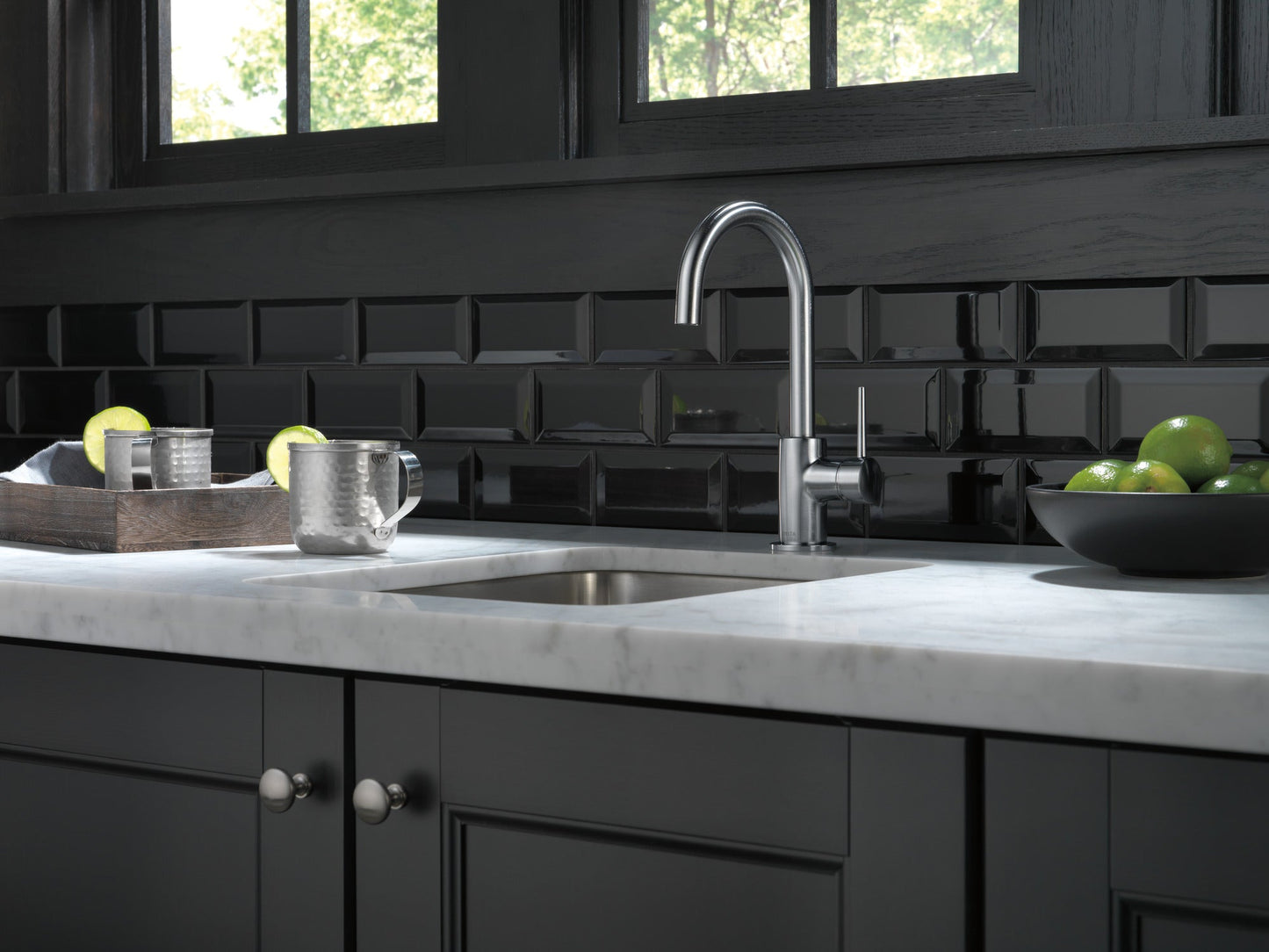 Delta Trinsic 1959LF True Bar Limited Swivel
