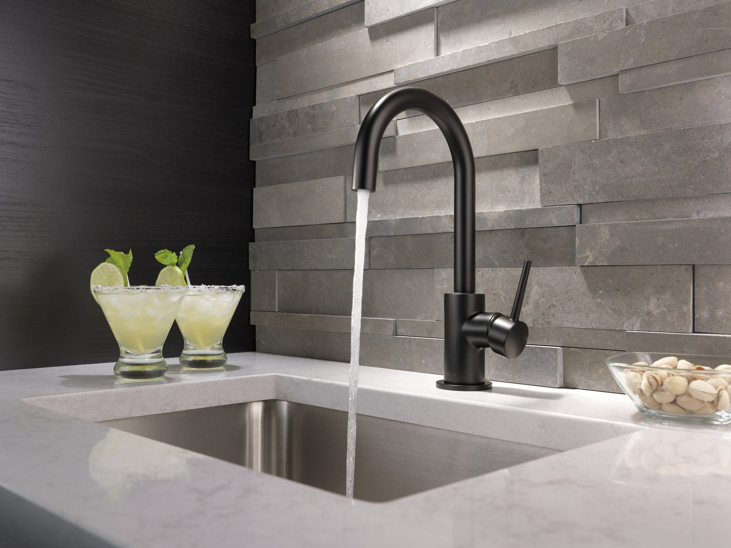 Delta Trinsic 1959LF True Bar Limited Swivel