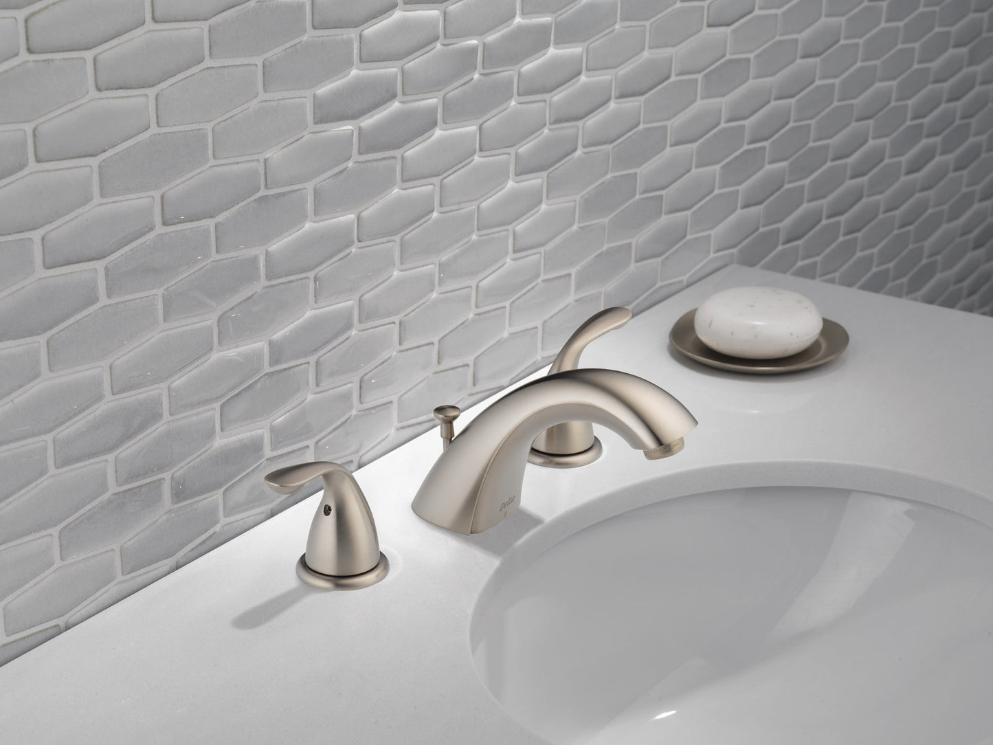 Delta Classic 3530LF Two Handle Widespread Bathroom Faucet