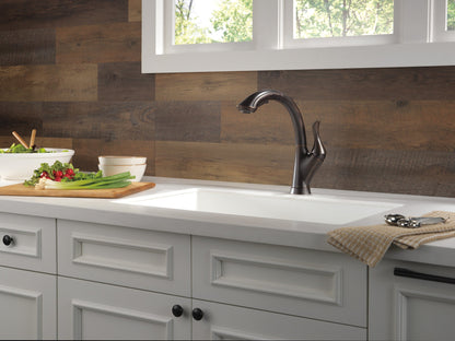 Delta Linden 4153 Single Handle Pull-Out Kitchen Faucet