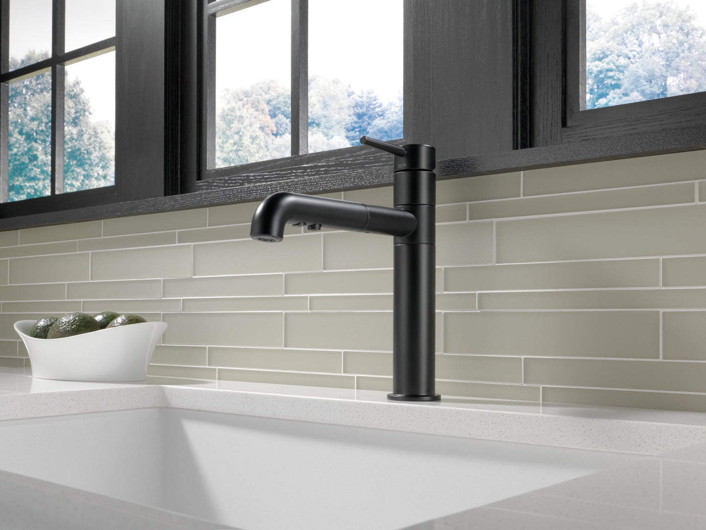 Delta Trinsic 4159 Single Handle Pull-Out Kitchen Faucet