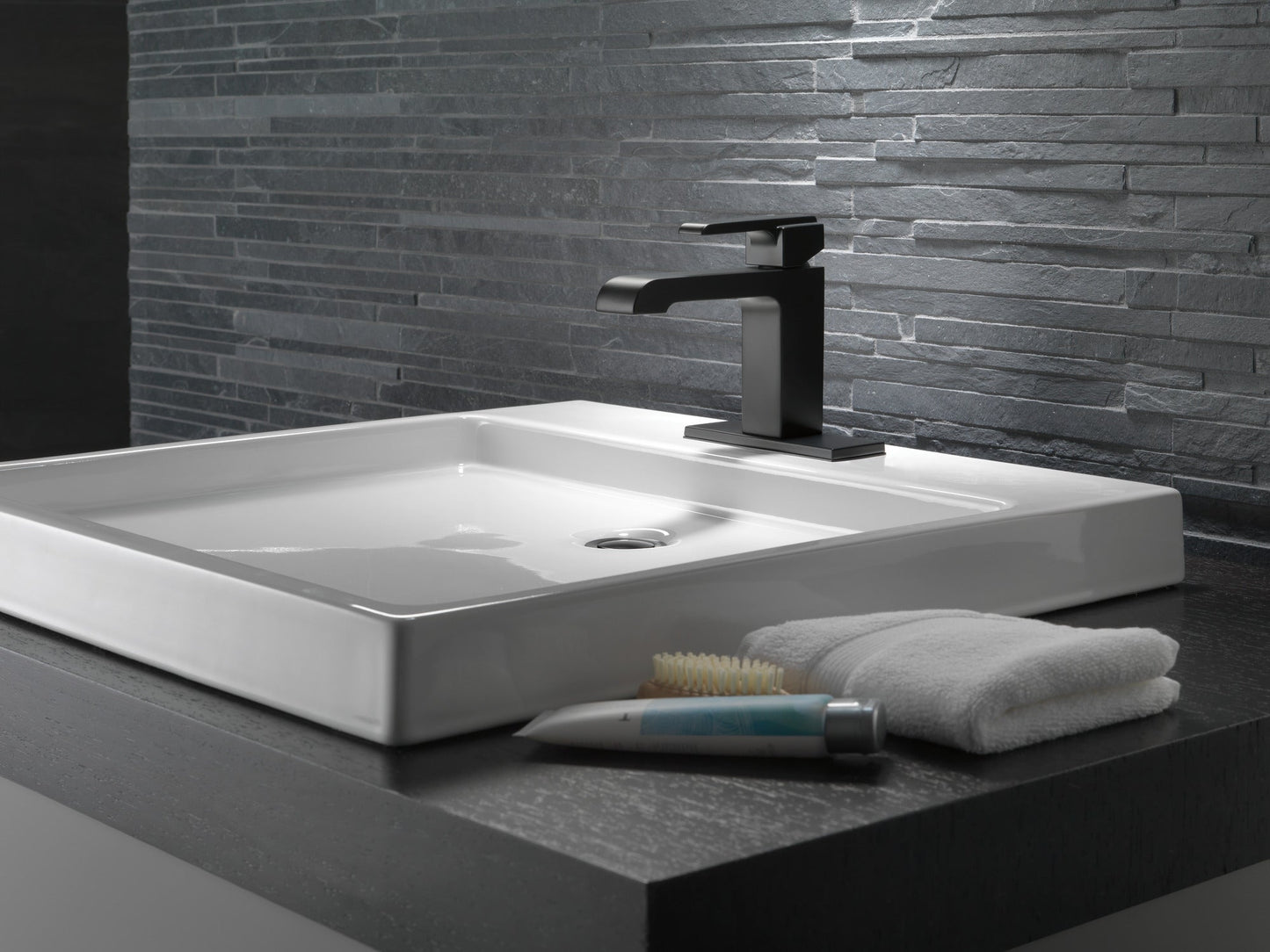 Delta Ara 567LF Single Handle Bathroom Faucet