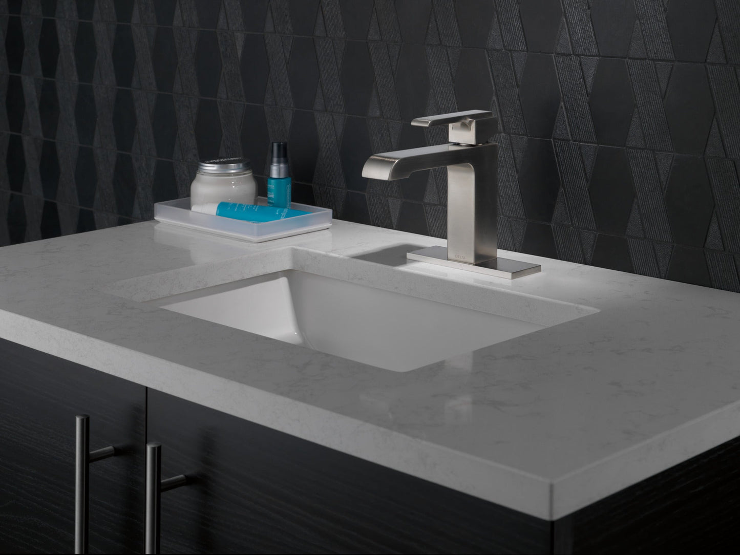 Delta Ara 567LF Single Handle Bathroom Faucet
