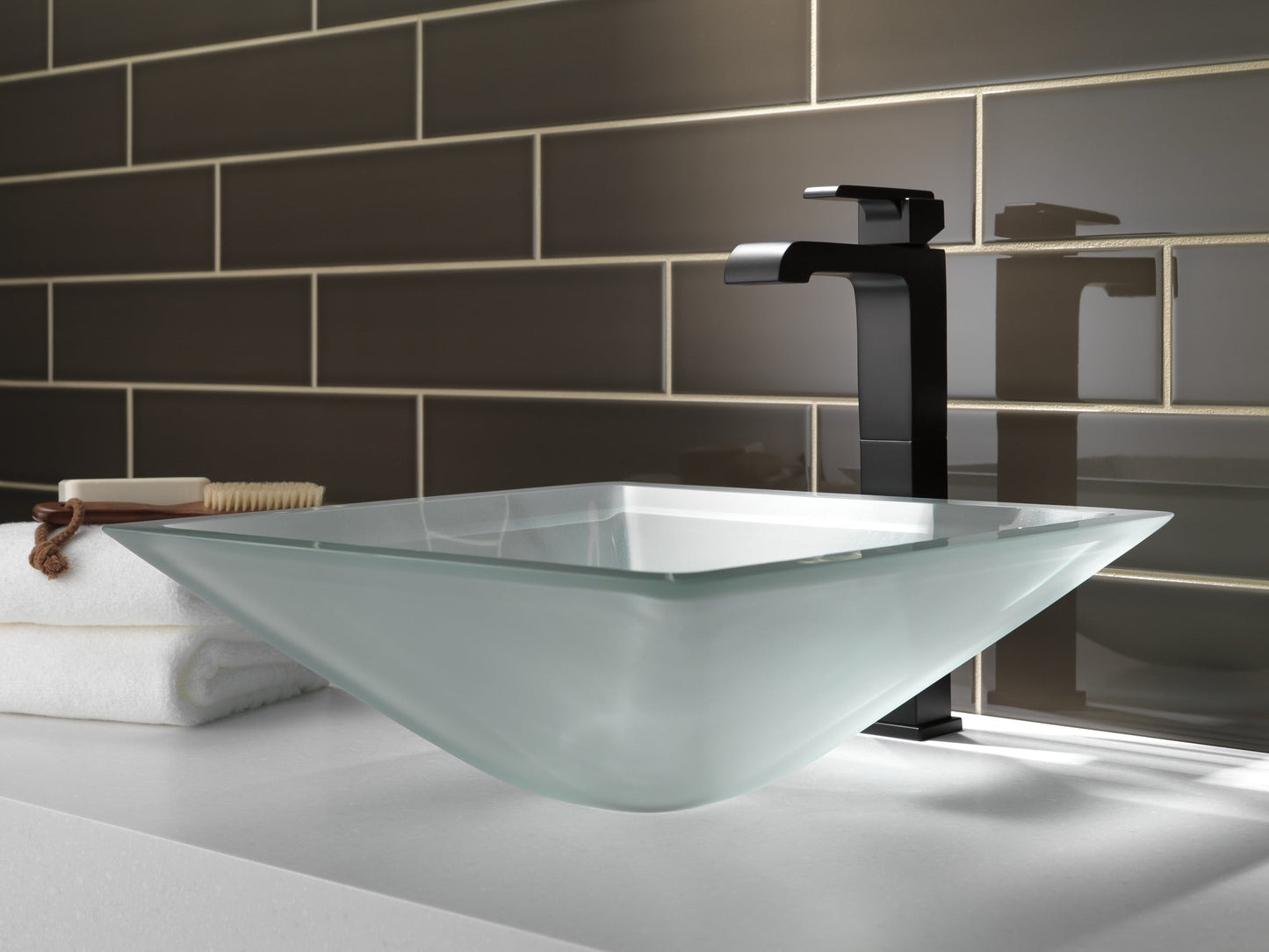 Delta Ara 767LF Single Handle Vessel Bathroom Faucet