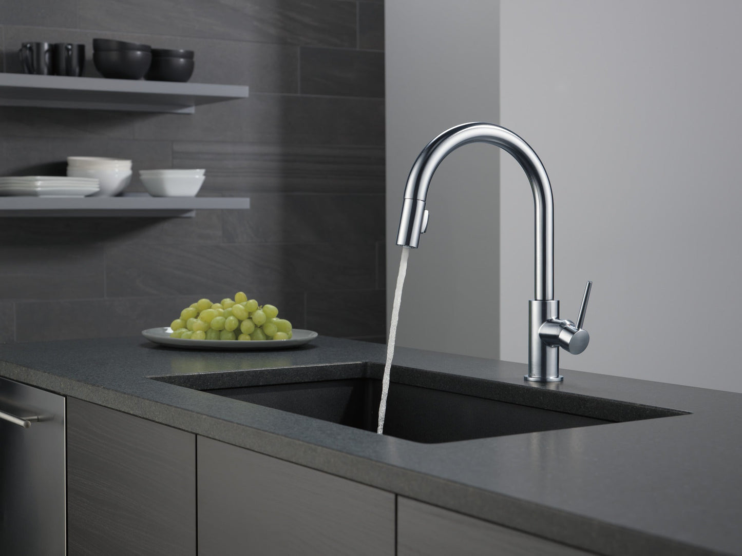 Delta Trinsic 9159 Single Handle Pull-Down Kitchen Faucet