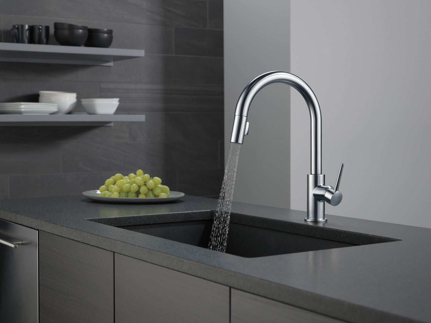 Delta Trinsic 9159 Single Handle Pull-Down Kitchen Faucet