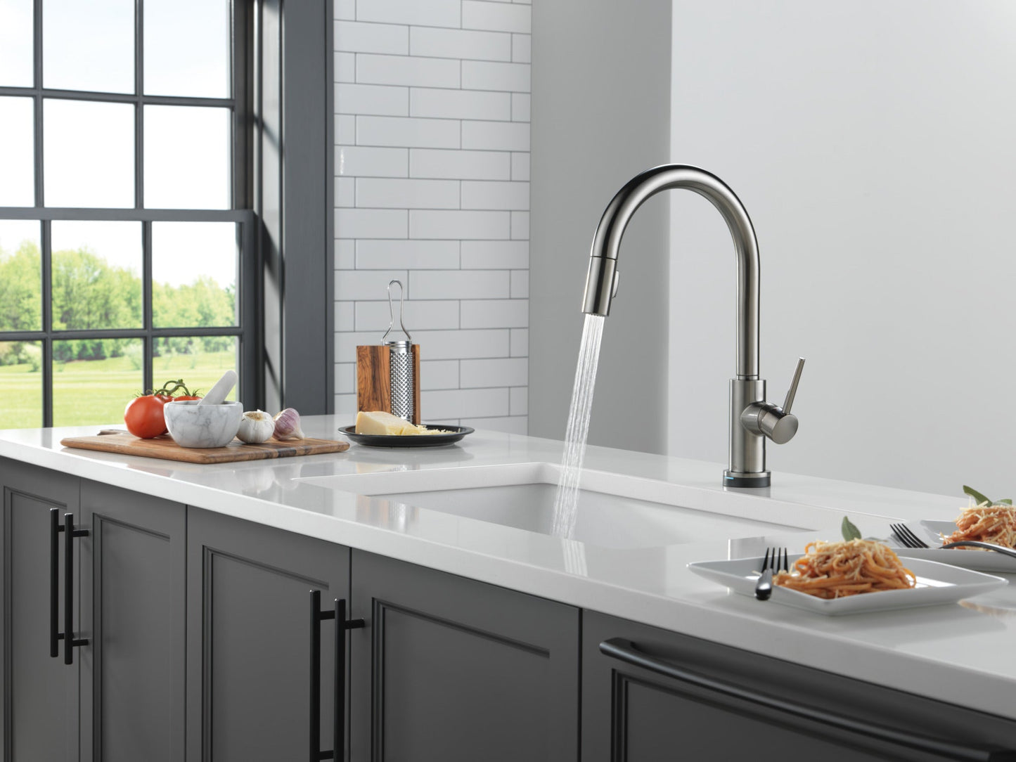 Delta Trinsic 9159TL TouchTouch 2O Technology Kitchen Faucet with Touchless Technology