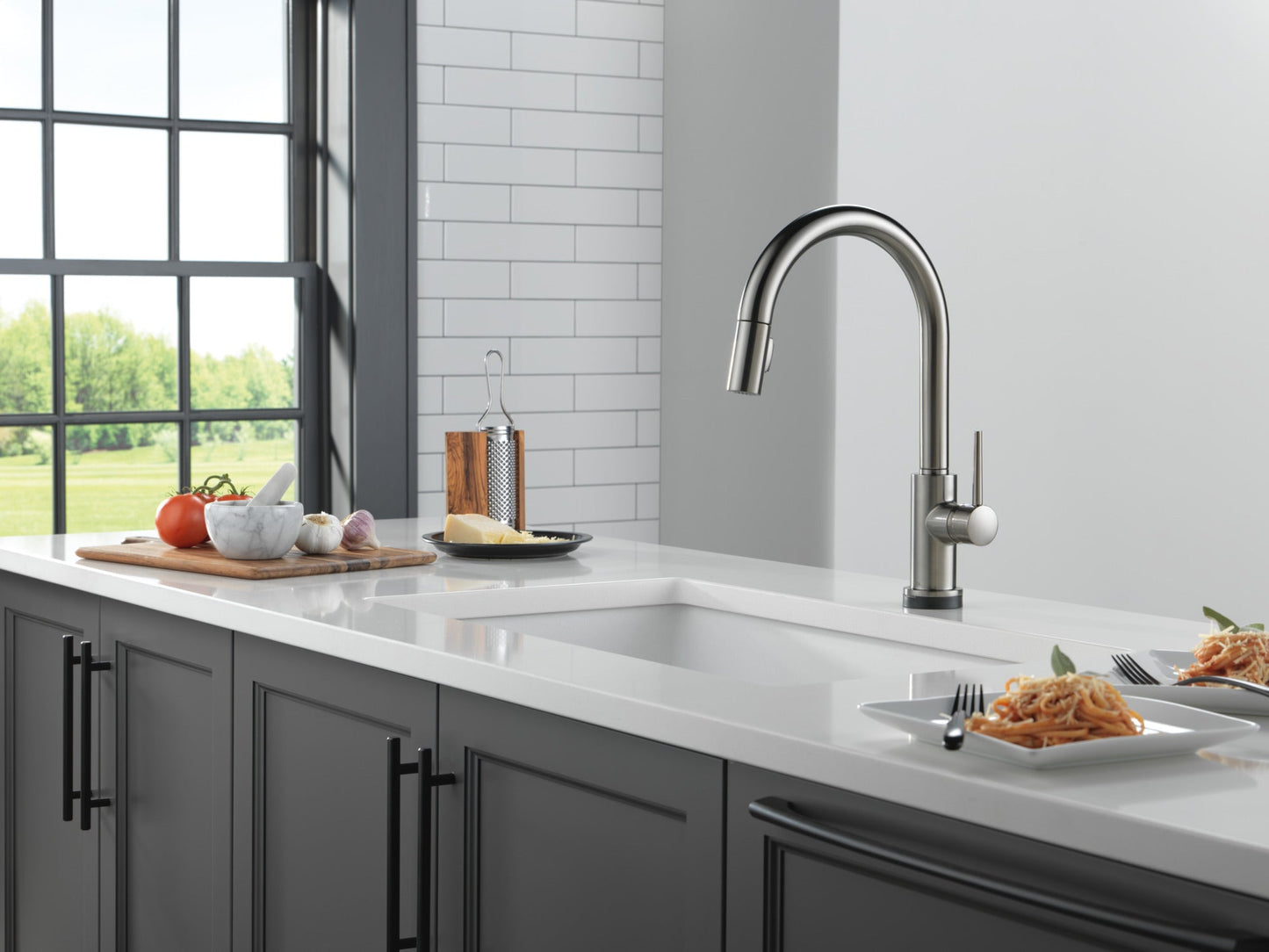 Delta Trinsic 9159TLV VoiceIQ Kitchen Faucet with TouchTouch 2O Technology with Touchless Technology