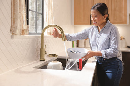 Delta Trinsic 9159TLV VoiceIQ Kitchen Faucet with TouchTouch 2O Technology with Touchless Technology