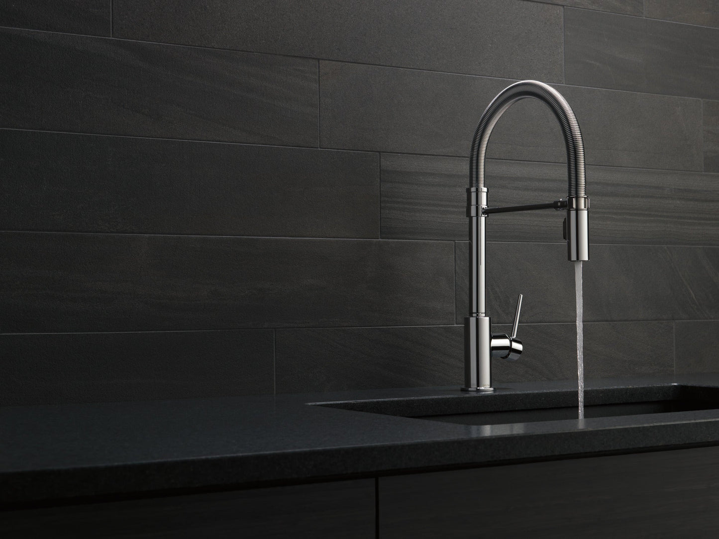 Delta Trinsic 9659 Single-Handle Pull-Down Spring Kitchen Faucet