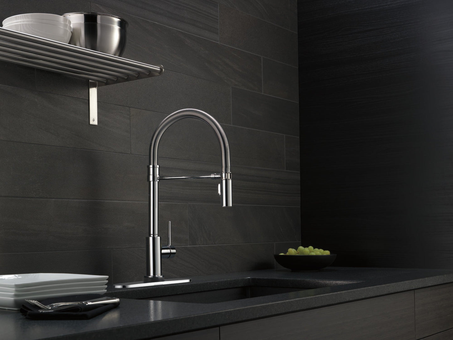 Delta Trinsic 9659T Single-Handle Pull-Down Spring Kitchen Faucet with TouchTouch 2O Technology