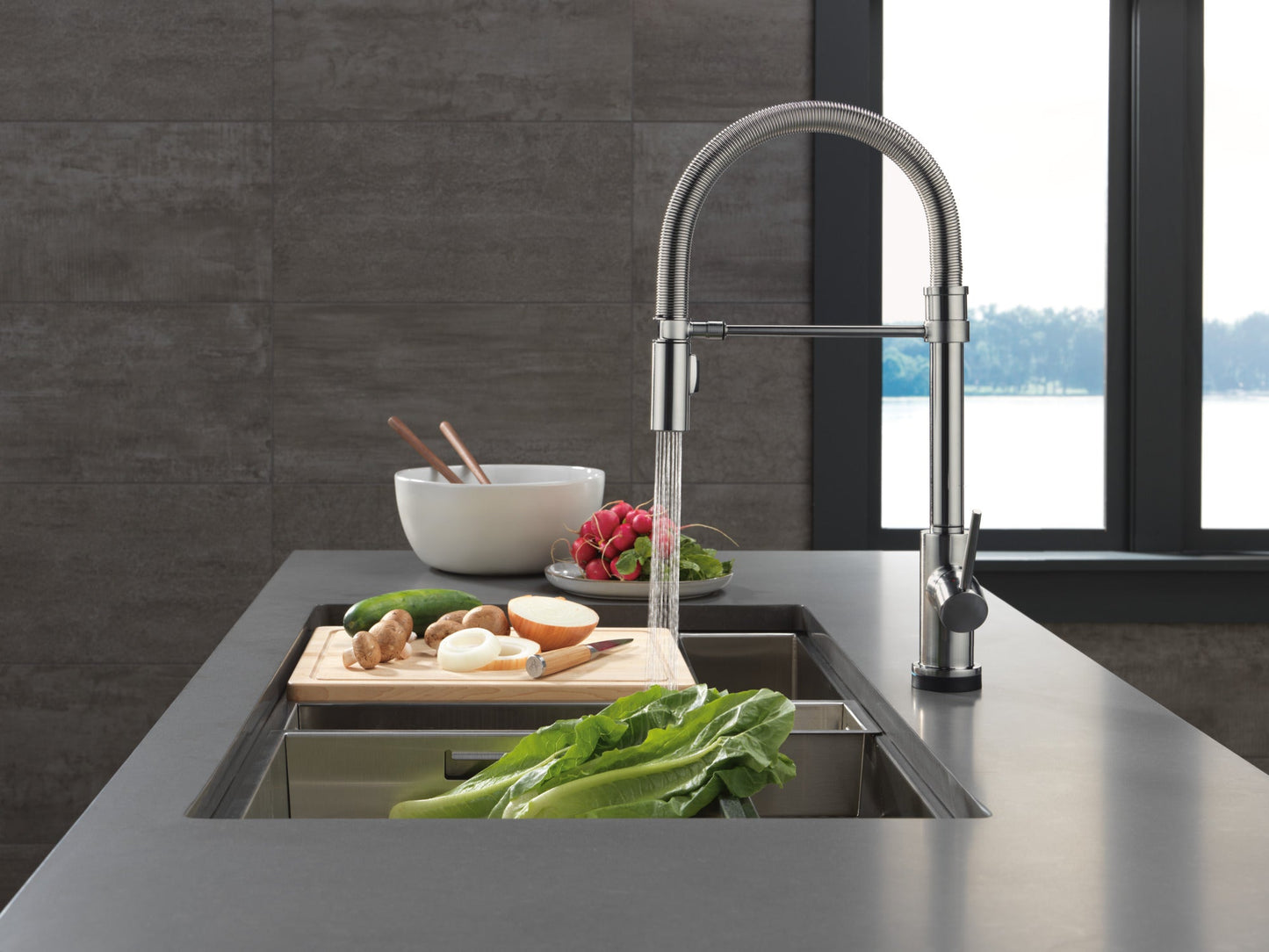 Delta Trinsic 9659TL TouchTouch 2O Technology Kitchen Faucet with Touchless Technology, arctic stainless - view 4