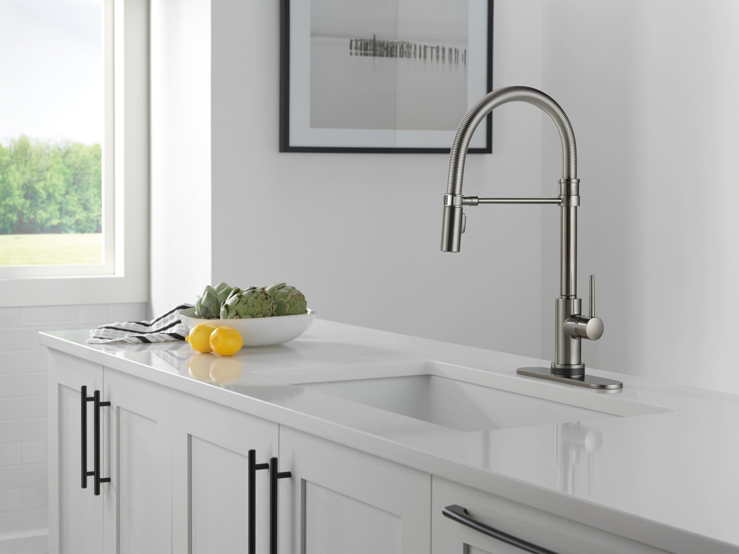 Delta Trinsic 9659TL TouchTouch 2O Technology Kitchen Faucet with Touchless Technology, black stainless - view 4