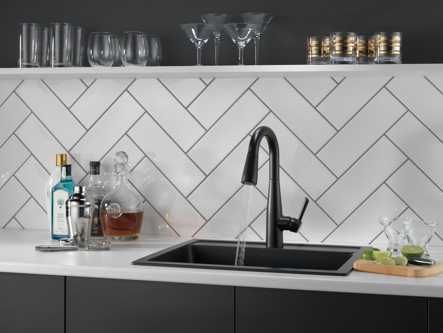 Delta Essa 9913 Single Handle Pull-Down Bar / Prep Faucet