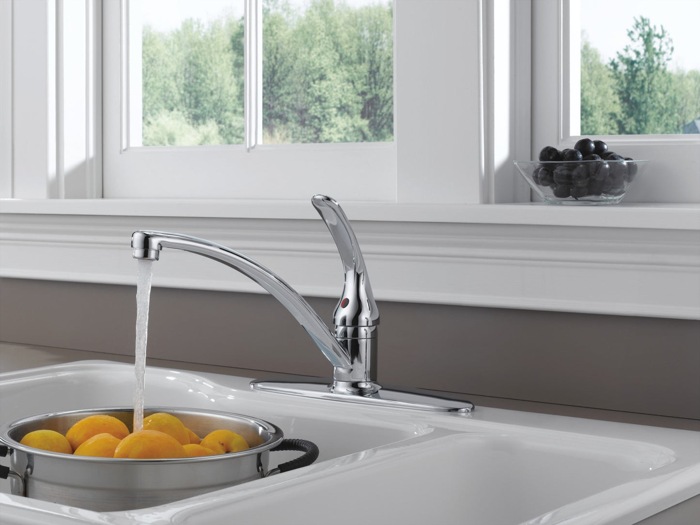 Delta Foundations B1310LF Single Handle Kitchen Faucet