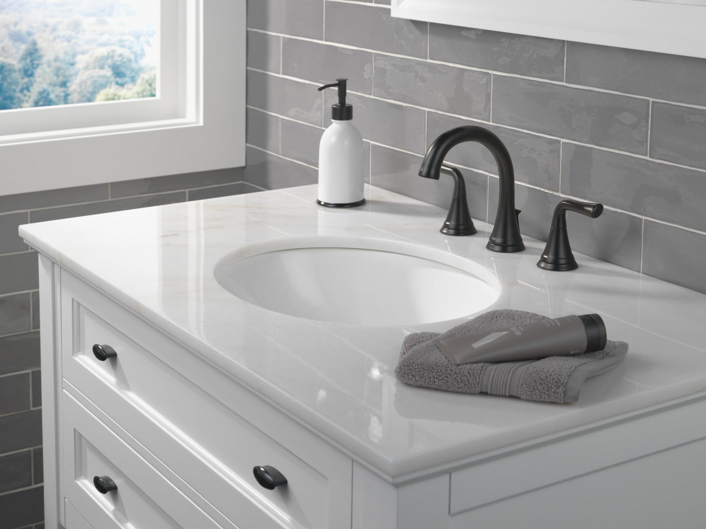 Delta Kayra 3533LF Two Handle Widespread Bathroom Faucet