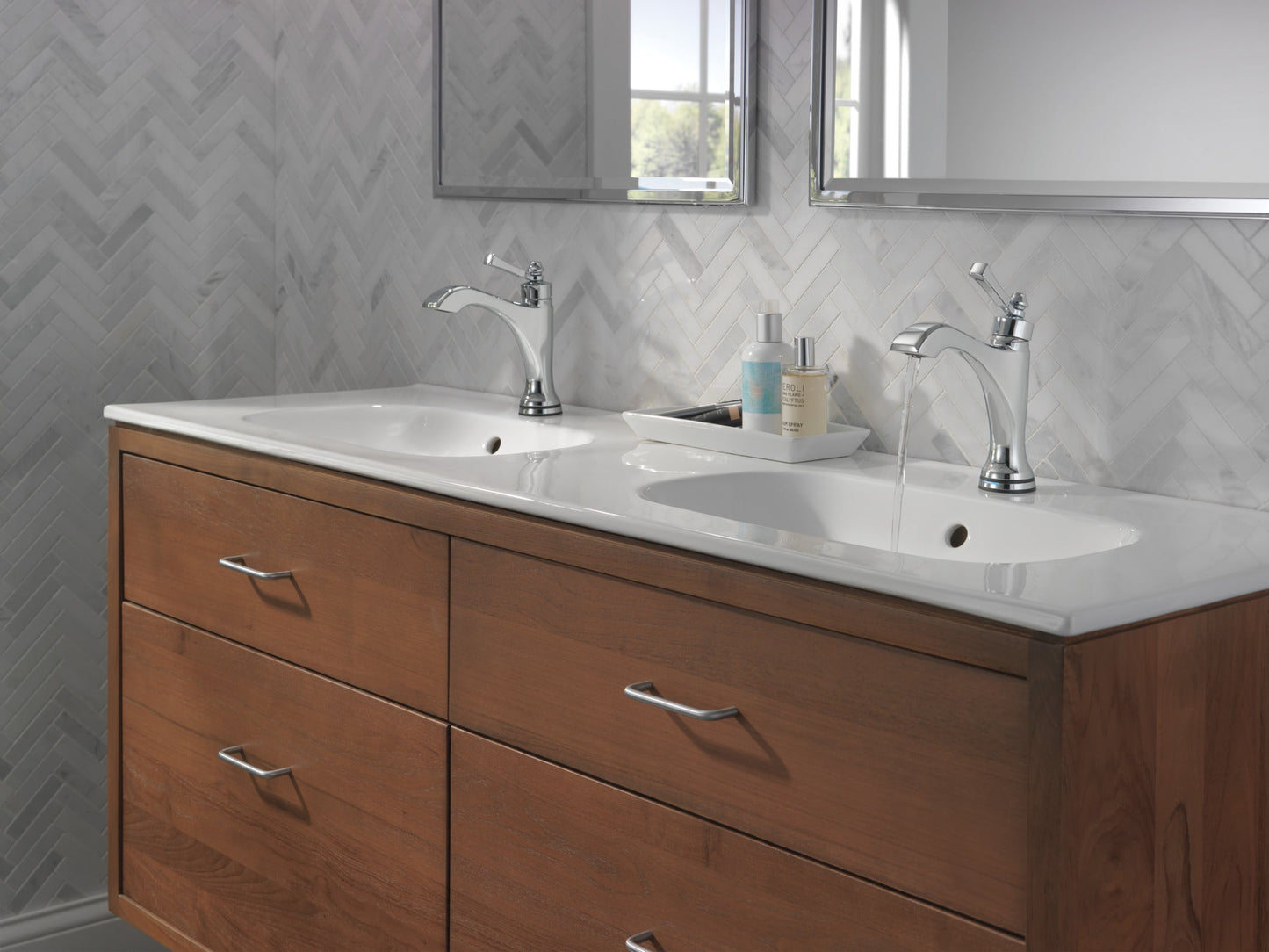 Delta Dorval 556T Touch2O Bathroom Faucet with Touchless Technology