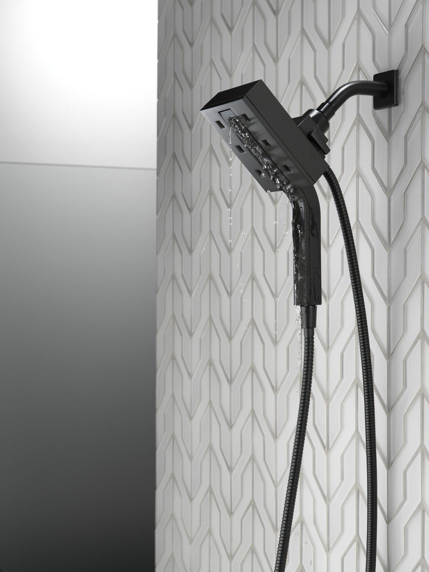 Delta Universal Showering Components 58473 H2OKINETIC In2ition 4-Setting Two-in-One Shower