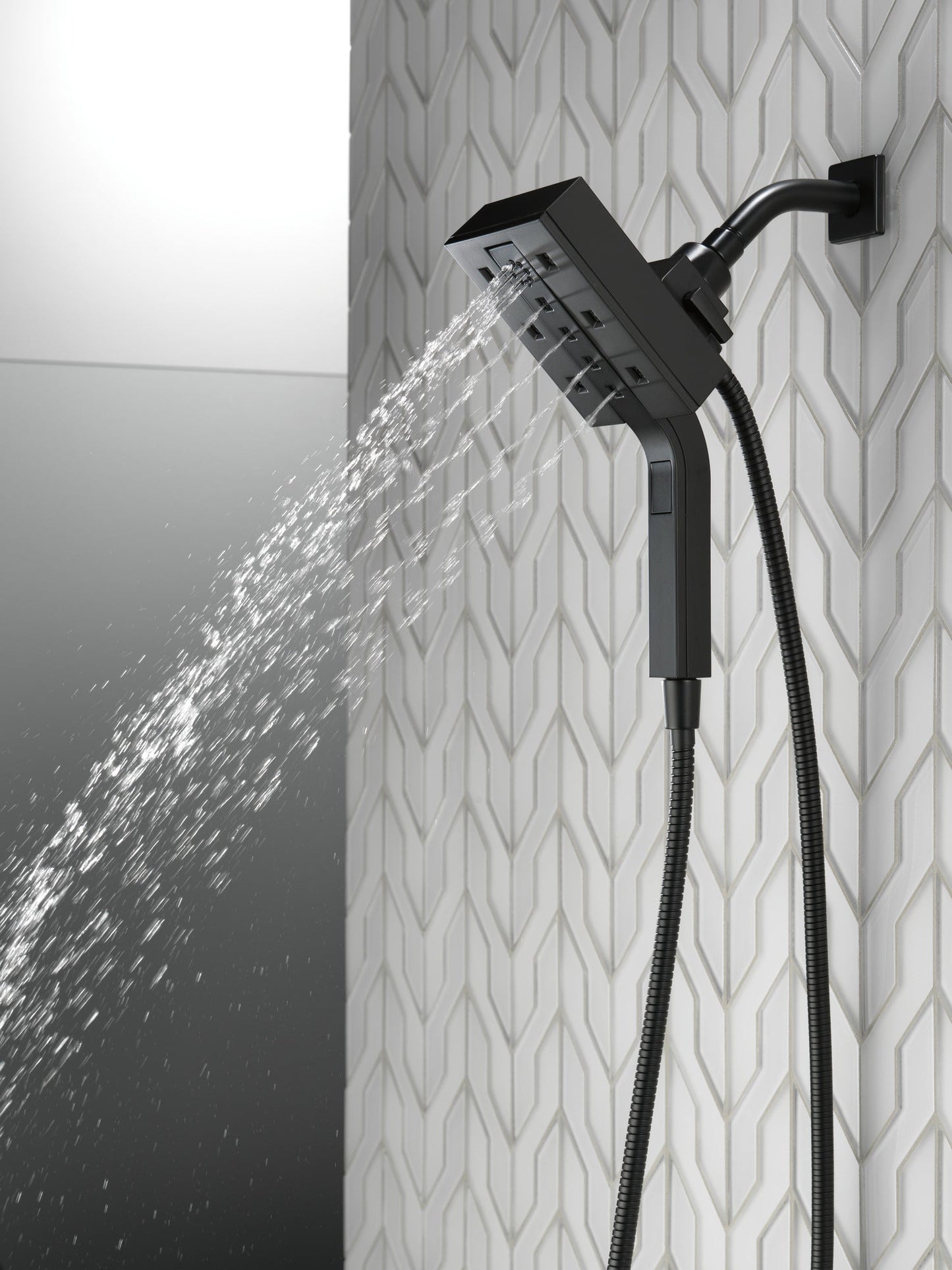 Delta Universal Showering Components 58473 H2OKINETIC In2ition 4-Setting Two-in-One Shower