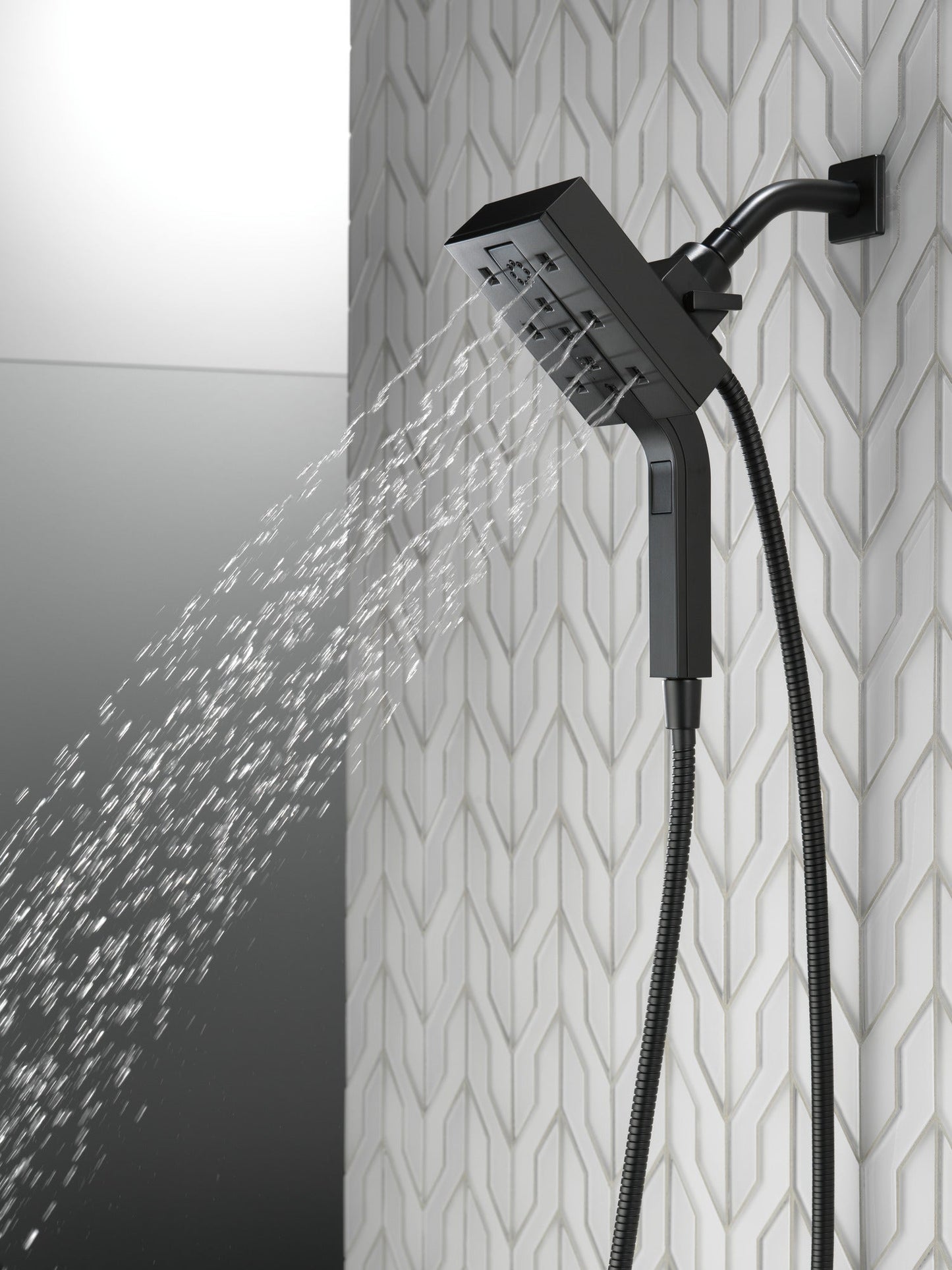 Delta Universal Showering Components 58473 H2OKINETIC In2ition 4-Setting Two-in-One Shower
