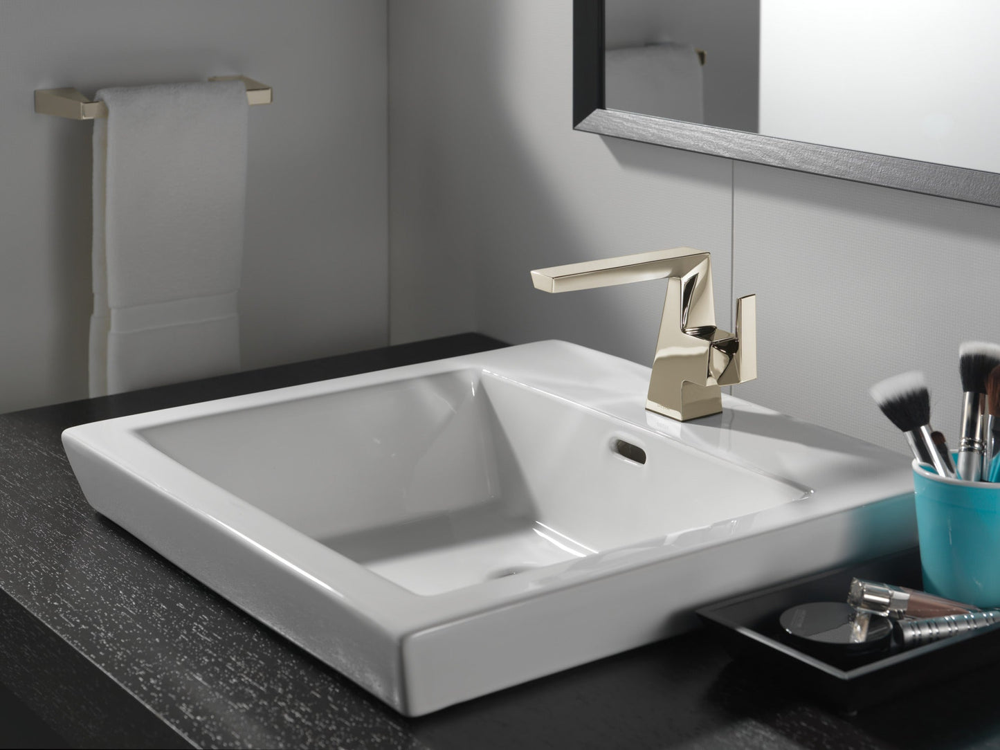 Delta Trillian 74308 8" Towel Bar