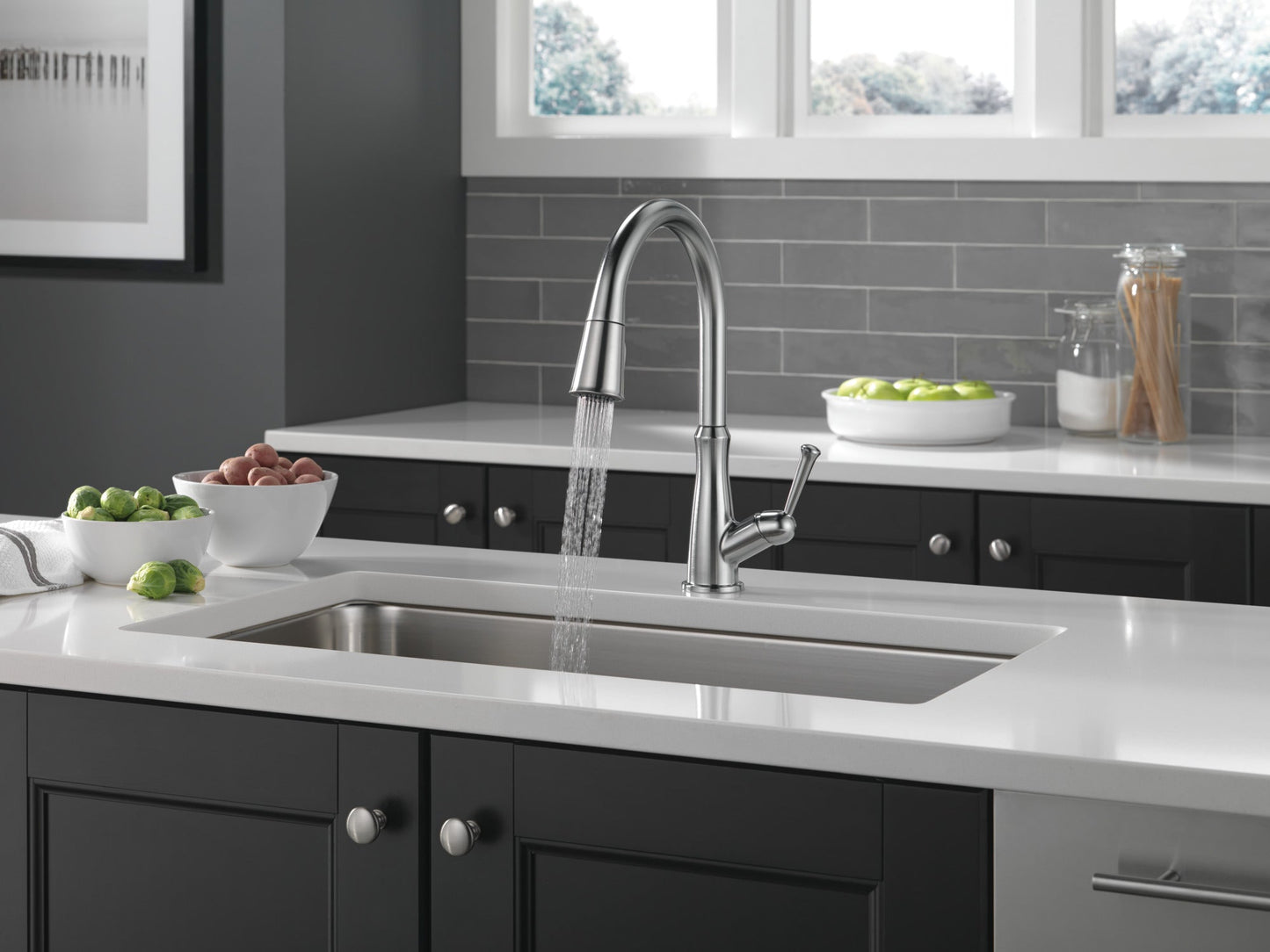Delta Westville: Single Handle Pull-Down Kitchen Faucet, arctic stainless - view 5