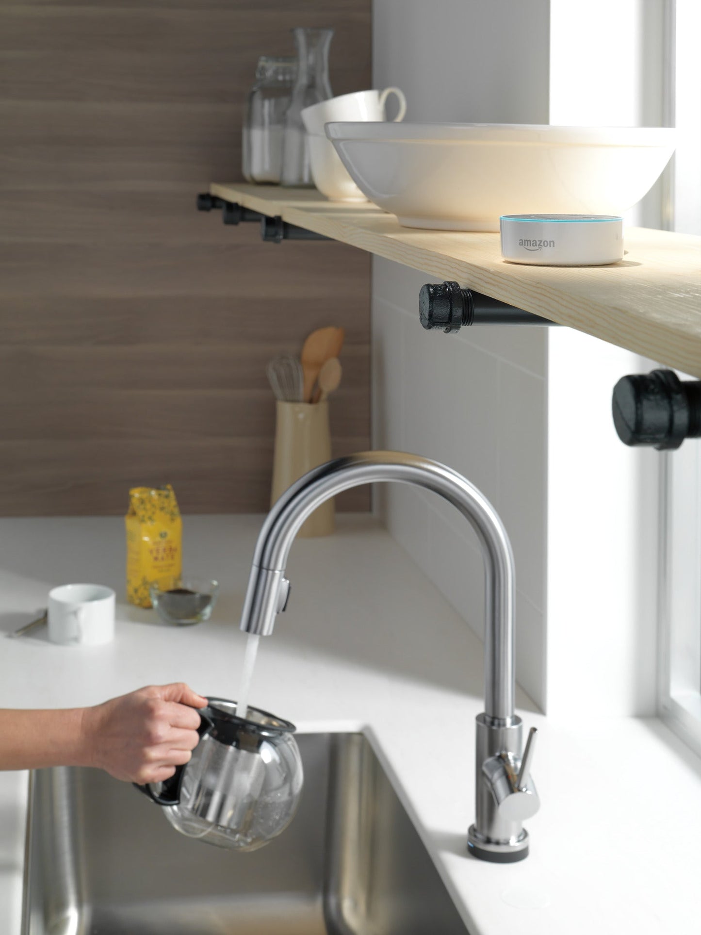 Delta Trinsic 9159TV VoiceIQ Single-Handle Pull-Down Kitchen Faucet with TouchTouch 2O Technology