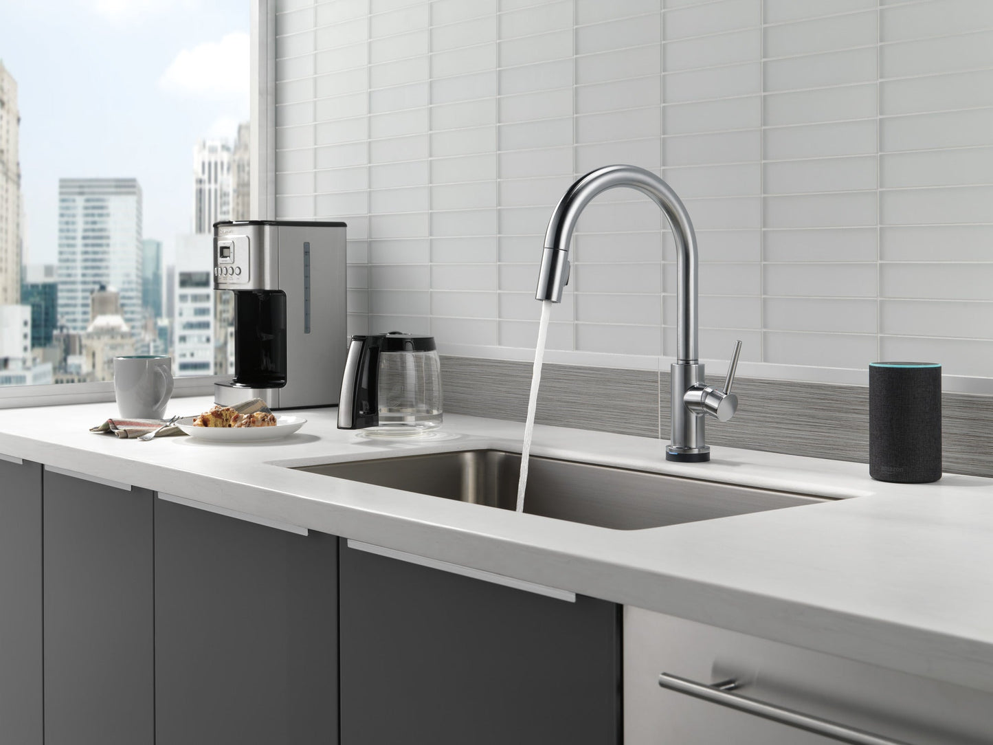 Delta Trinsic 9159TV VoiceIQ Single-Handle Pull-Down Kitchen Faucet with TouchTouch 2O Technology