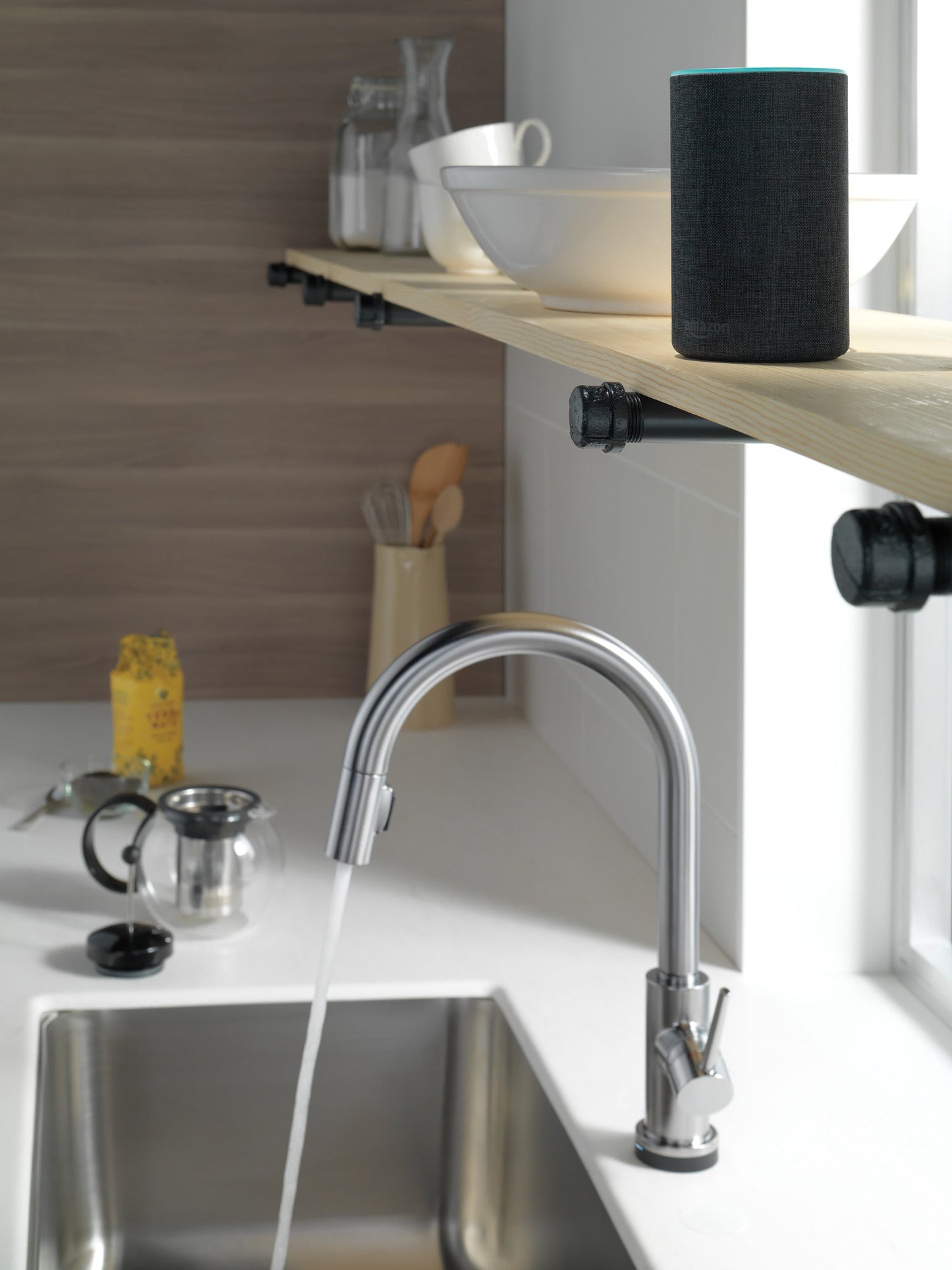 Delta Trinsic 9159TV VoiceIQ Single-Handle Pull-Down Kitchen Faucet with TouchTouch 2O Technology