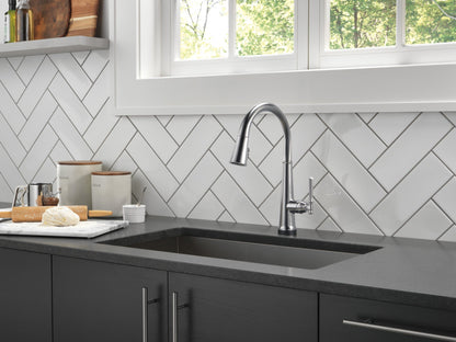 Delta Emmeline: Single Handle Pull Down Kitchen Faucet with Touch2O Technology, lumicoat arctic stainless - view 4