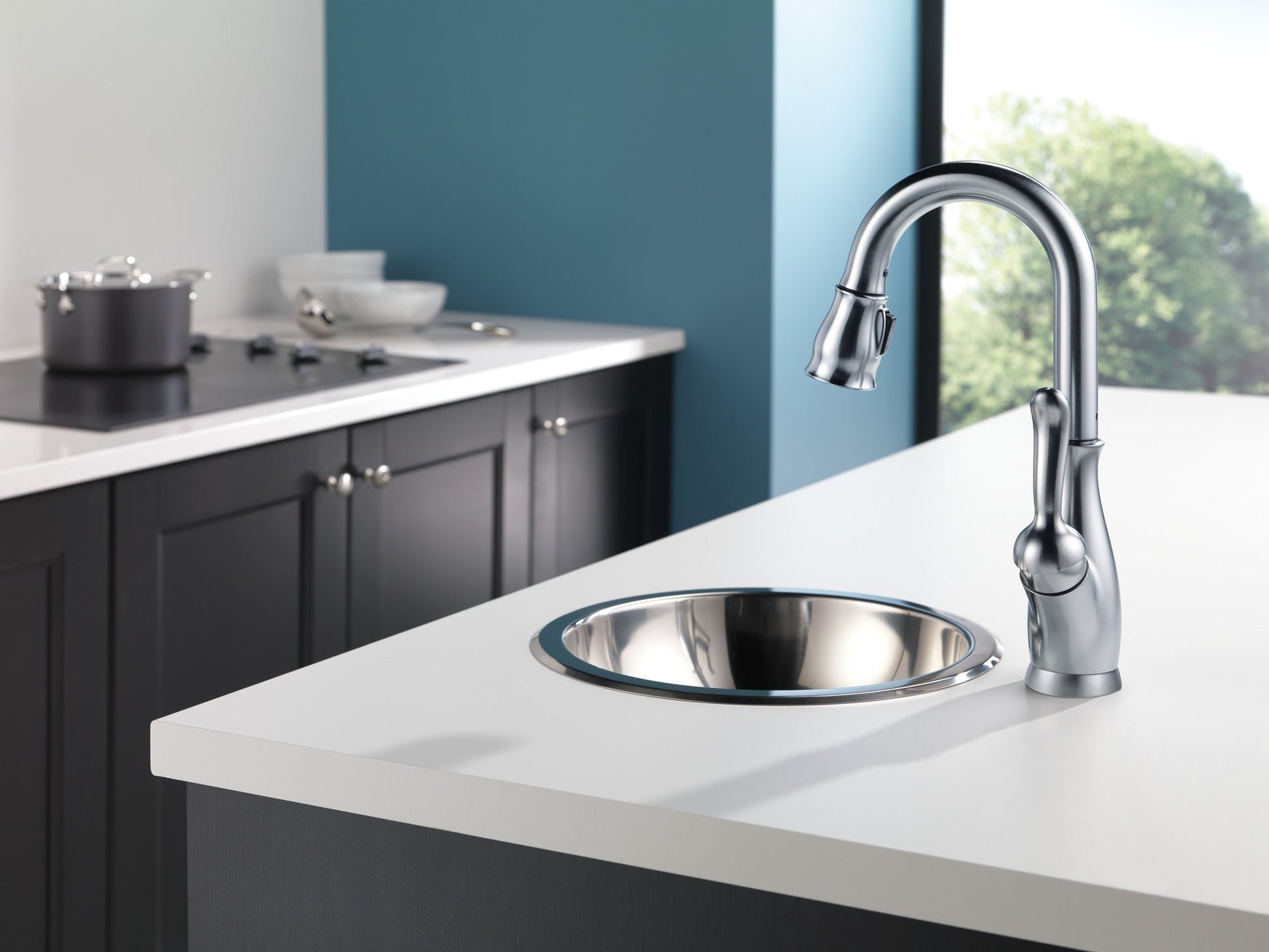 Delta Leland: Single Handle Pull-Down Bar / Prep Faucet