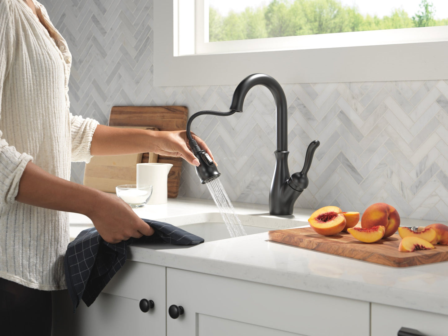 Delta Leland: Single Handle Pull-Down Bar / Prep Faucet
