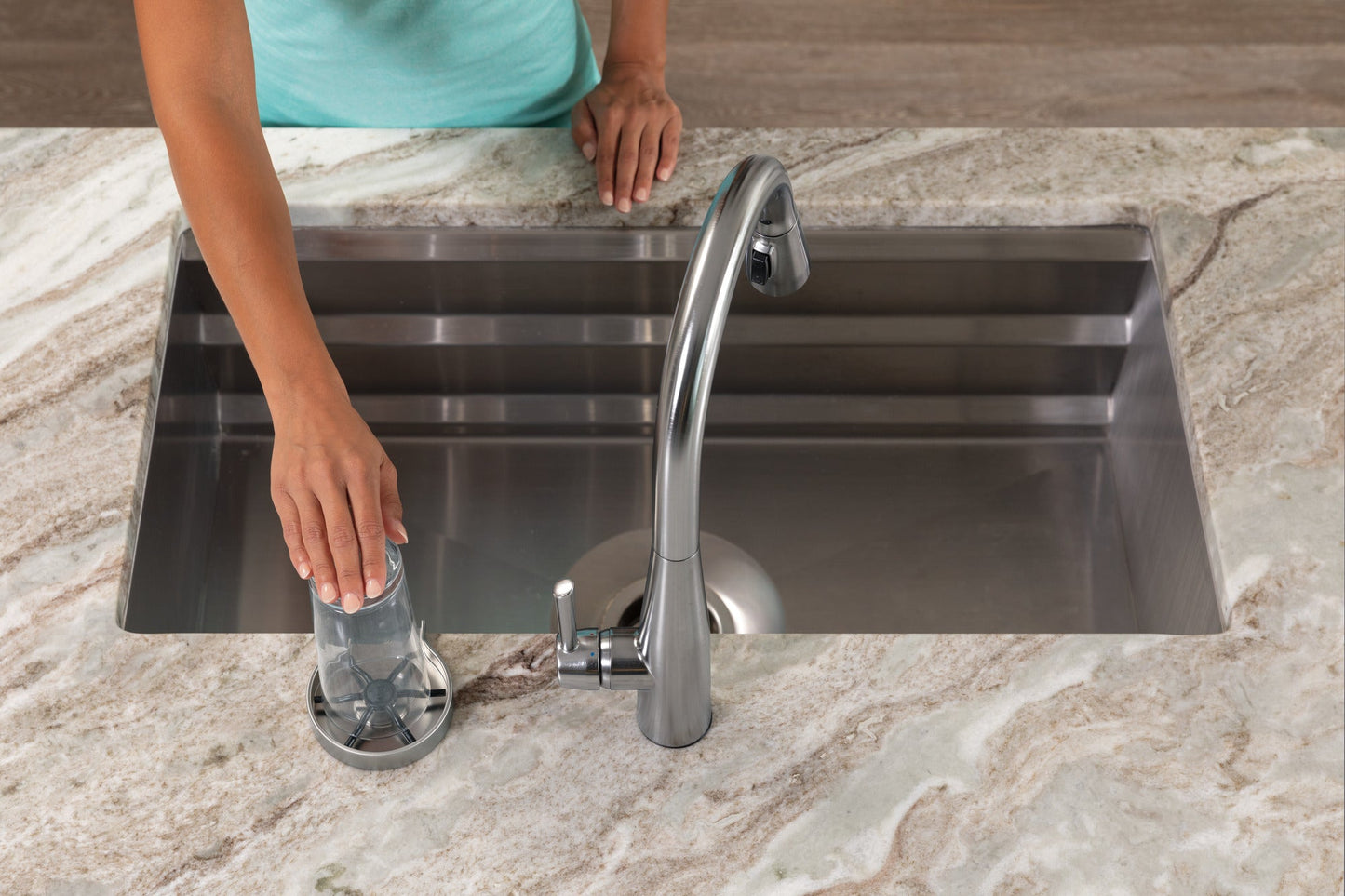 Delta GR250 Metal Glass Rinser
