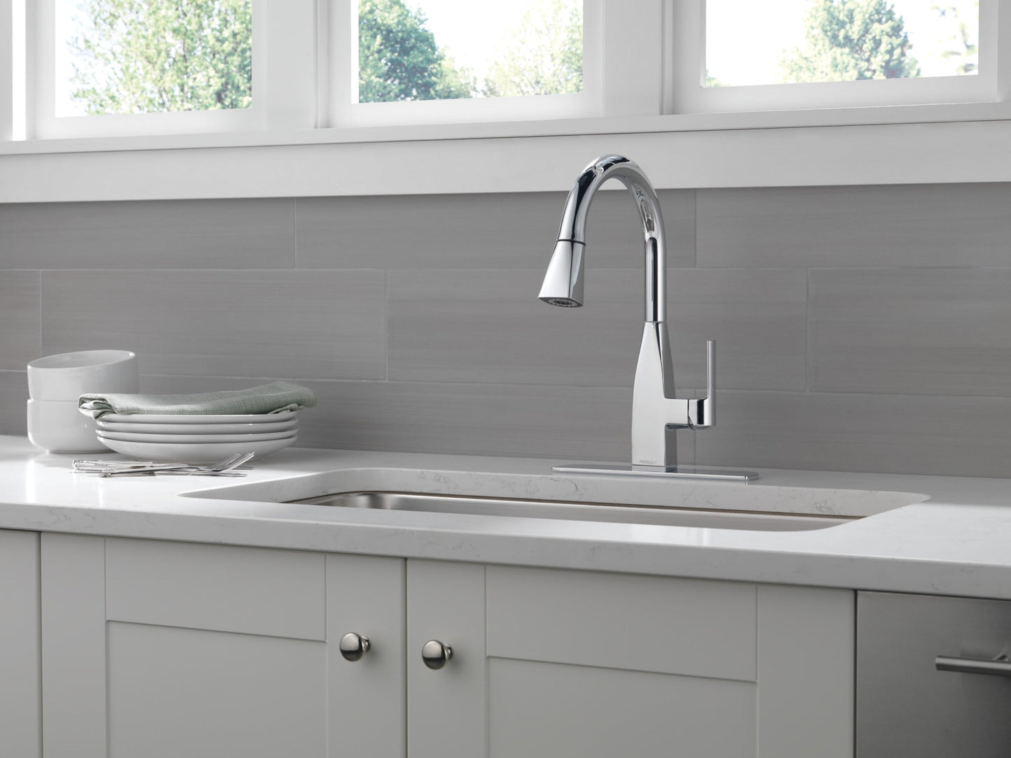 Peerless Xander P7919LF Single-Handle Pull-Down Kitchen Faucet