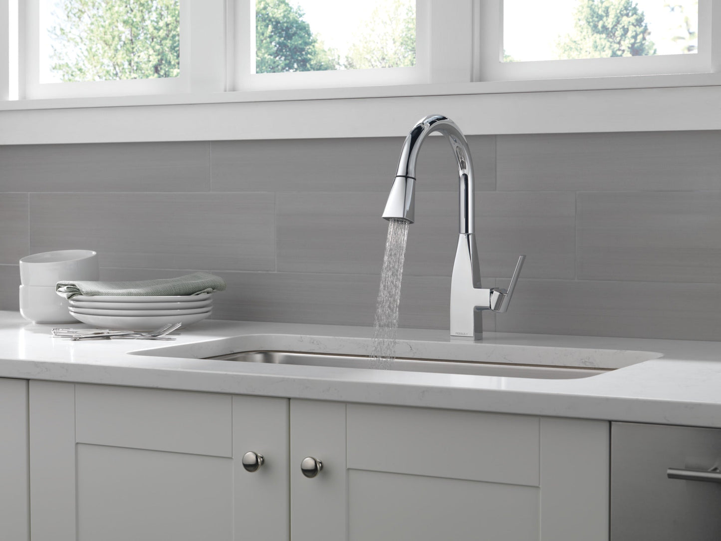 Peerless Xander P7919LF Single-Handle Pull-Down Kitchen Faucet