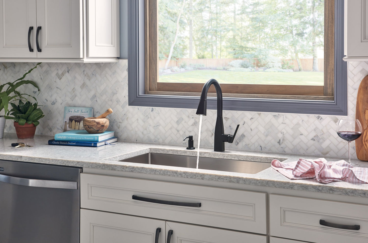 Peerless Xander P7919LF Single-Handle Pull-Down Kitchen Faucet